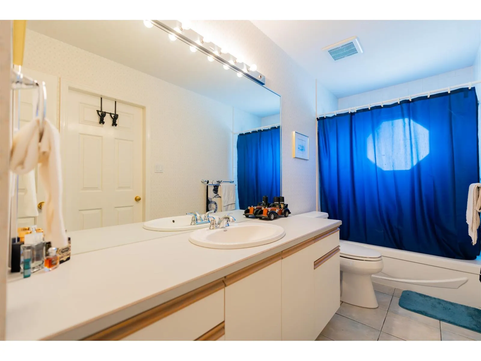 107 6109 W BOUNDARY DRIVE