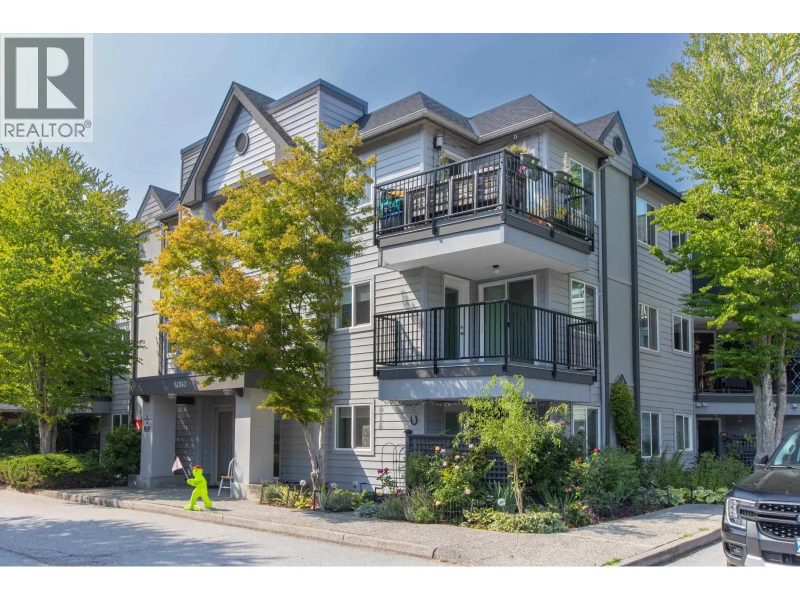C211 40140 WILLOW CRESCENT