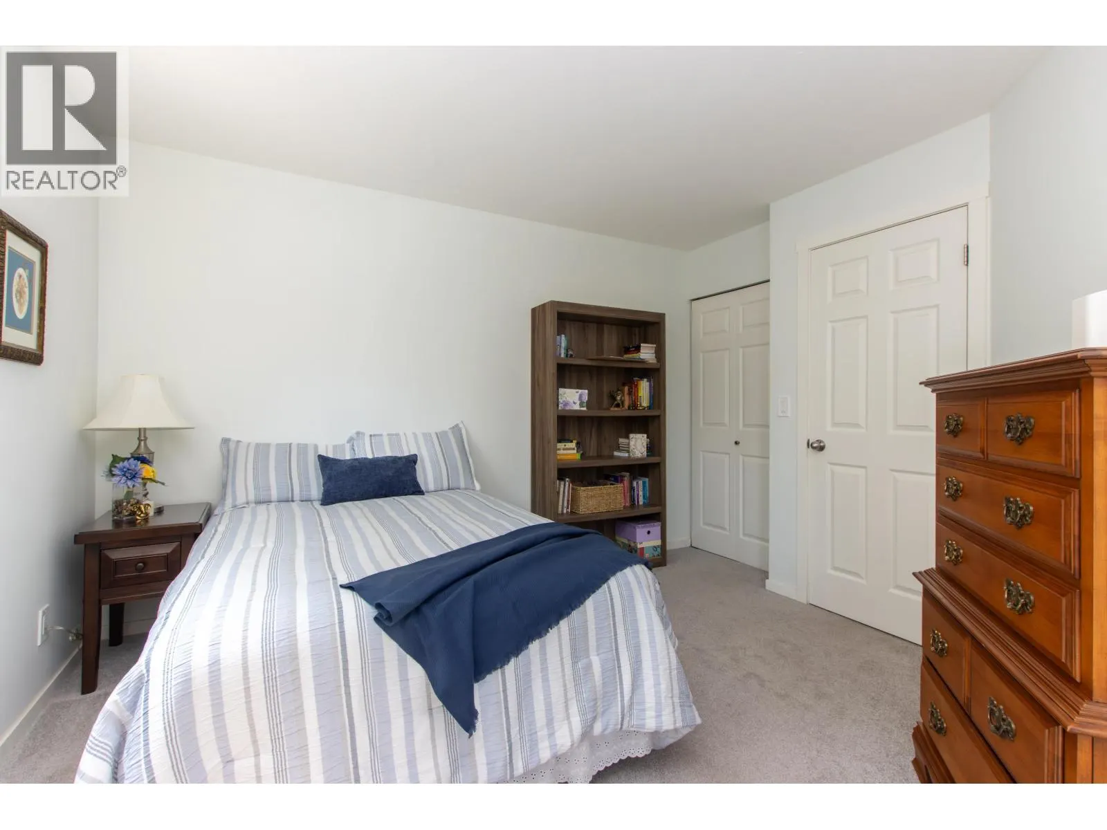 C211 40140 WILLOW CRESCENT