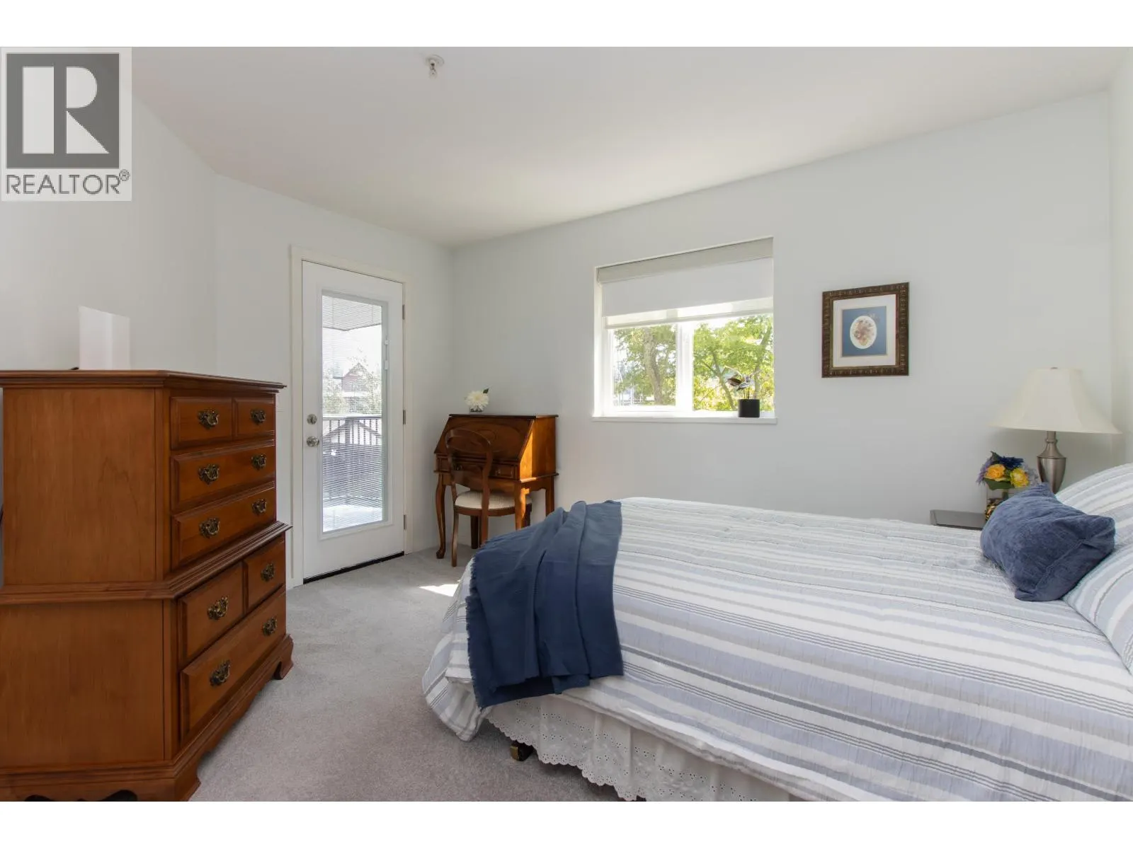C211 40140 WILLOW CRESCENT