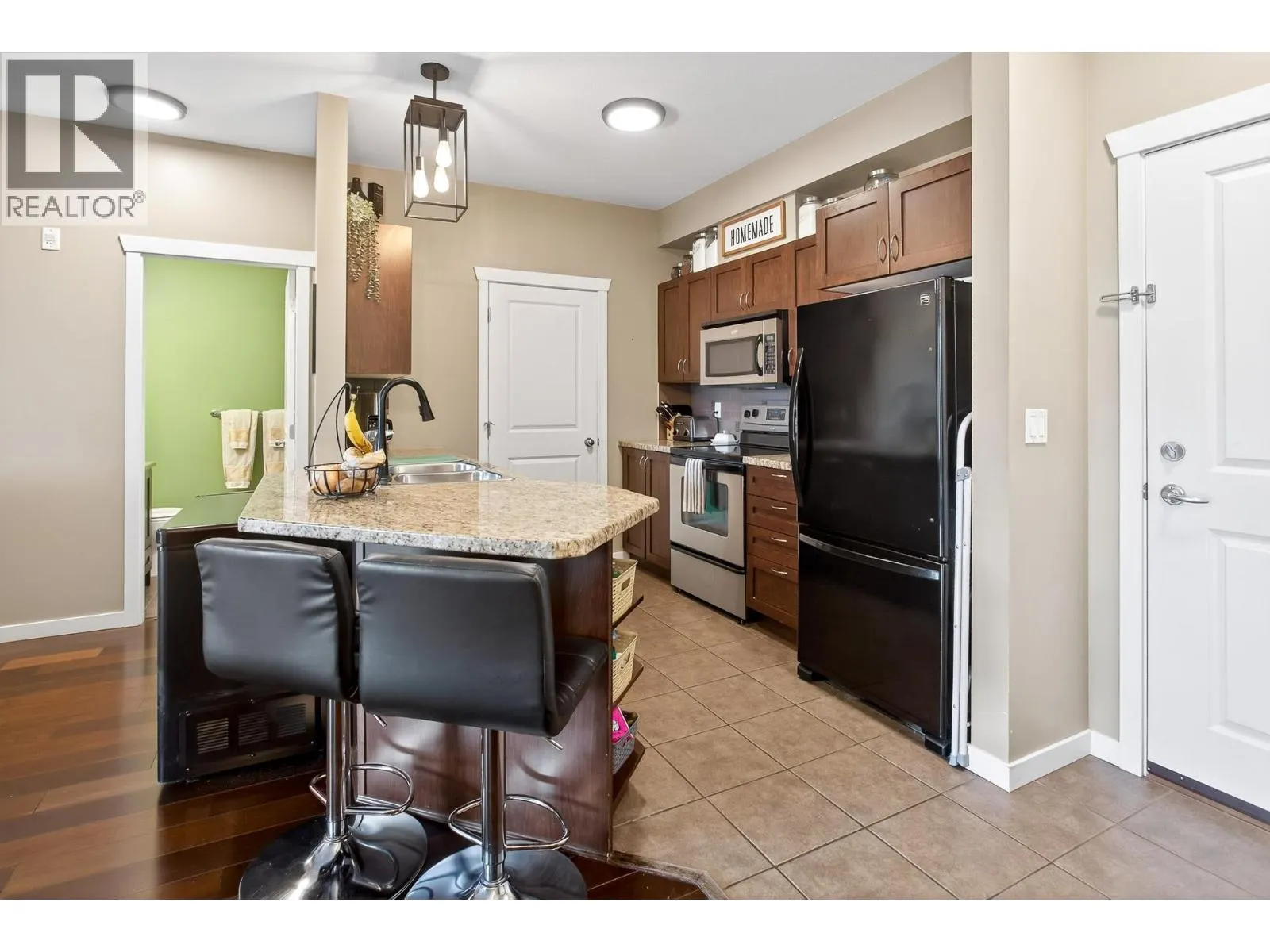 207 2336 WHYTE AVENUE