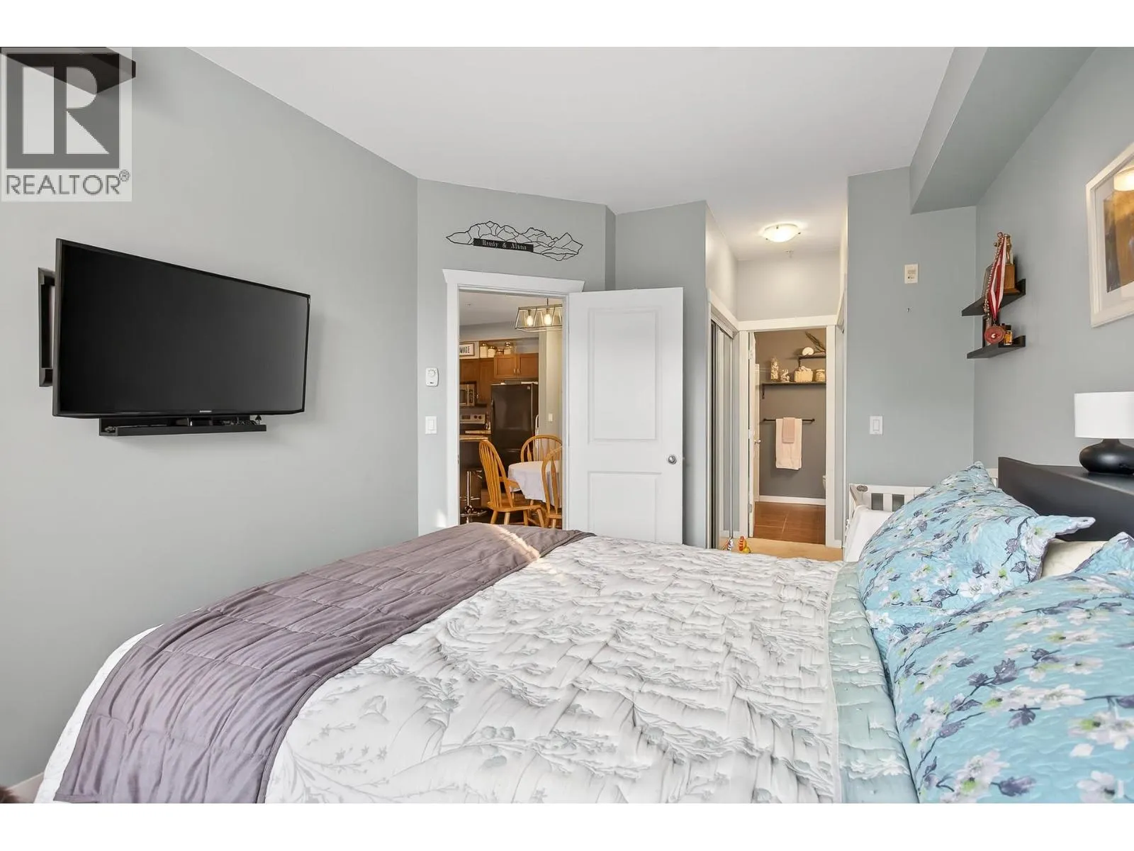 207 2336 WHYTE AVENUE