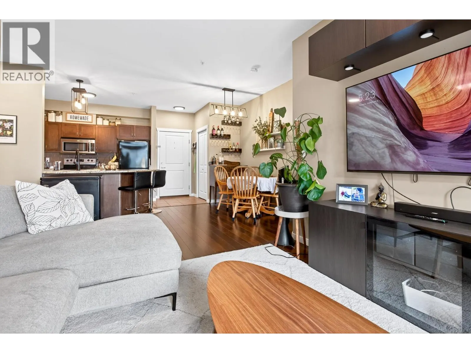 207 2336 WHYTE AVENUE