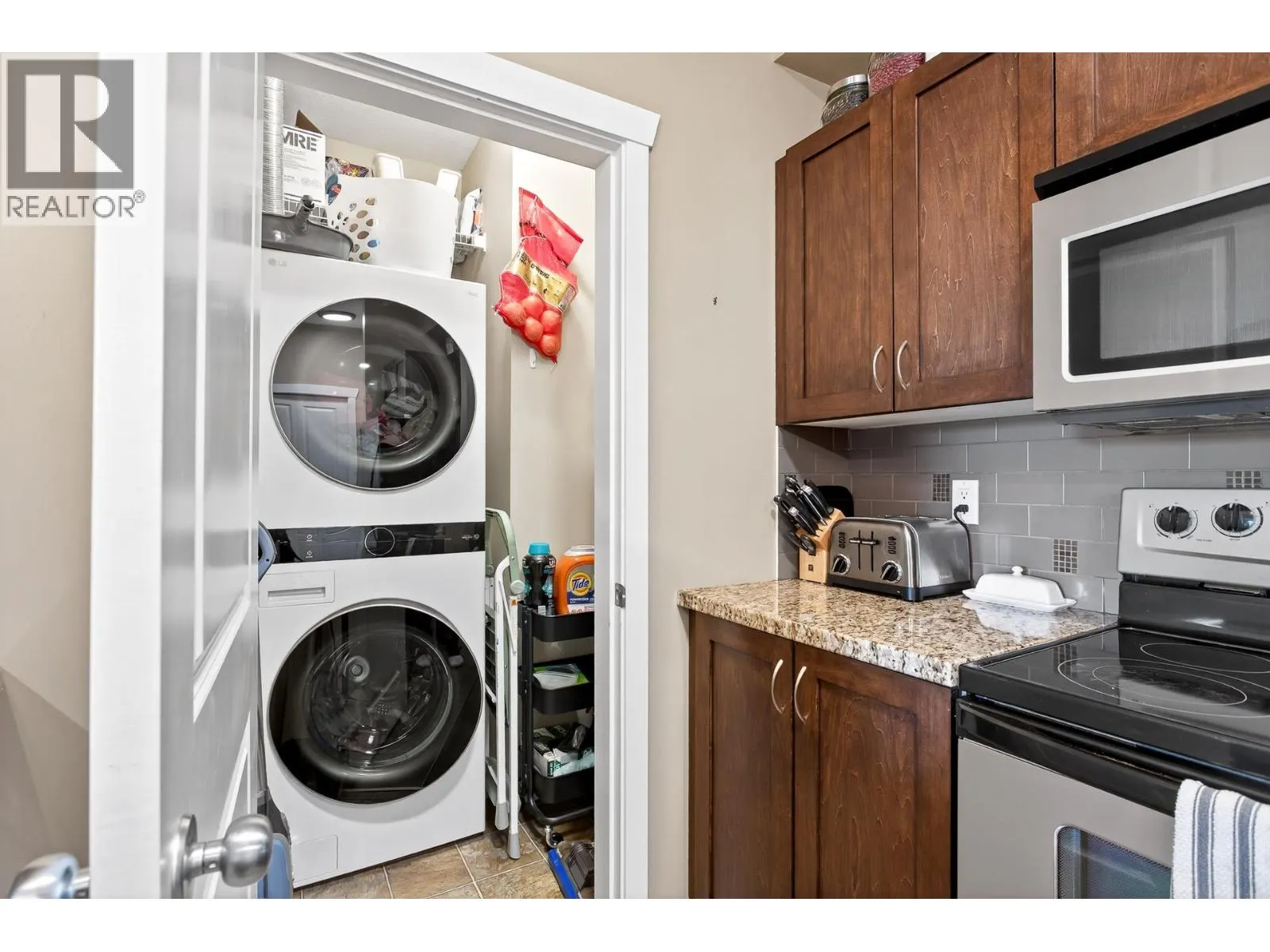 207 2336 WHYTE AVENUE