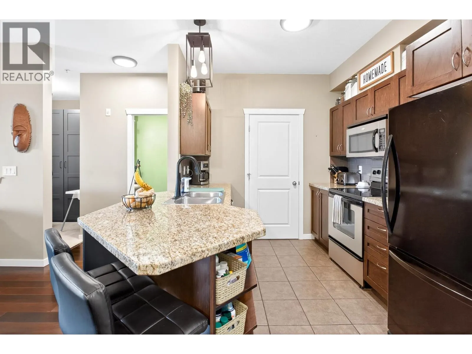 207 2336 WHYTE AVENUE