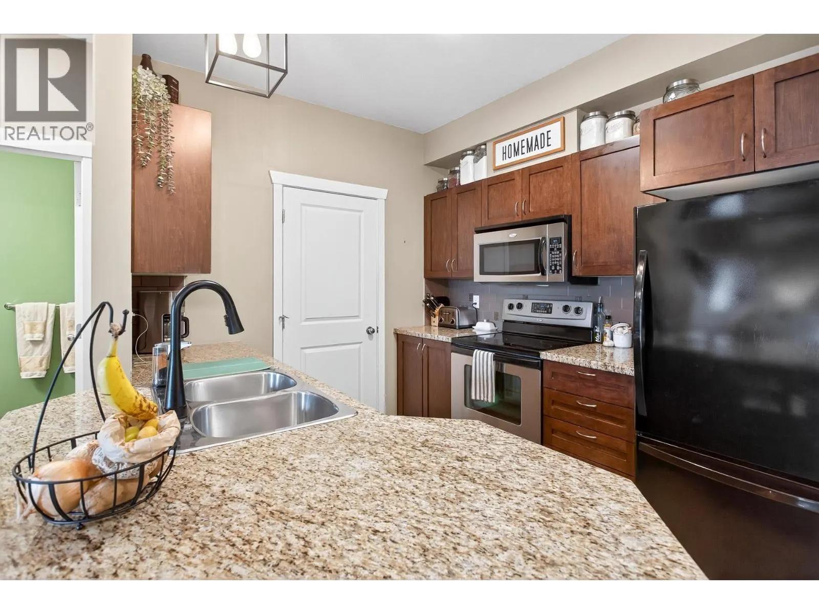 207 2336 WHYTE AVENUE