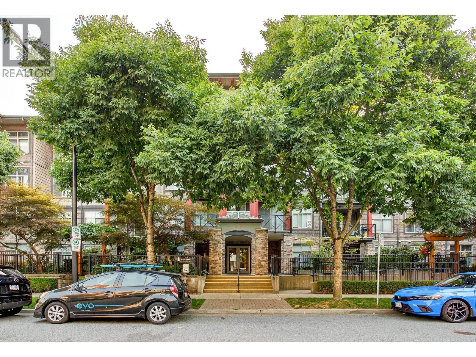 207 2336 WHYTE AVENUE