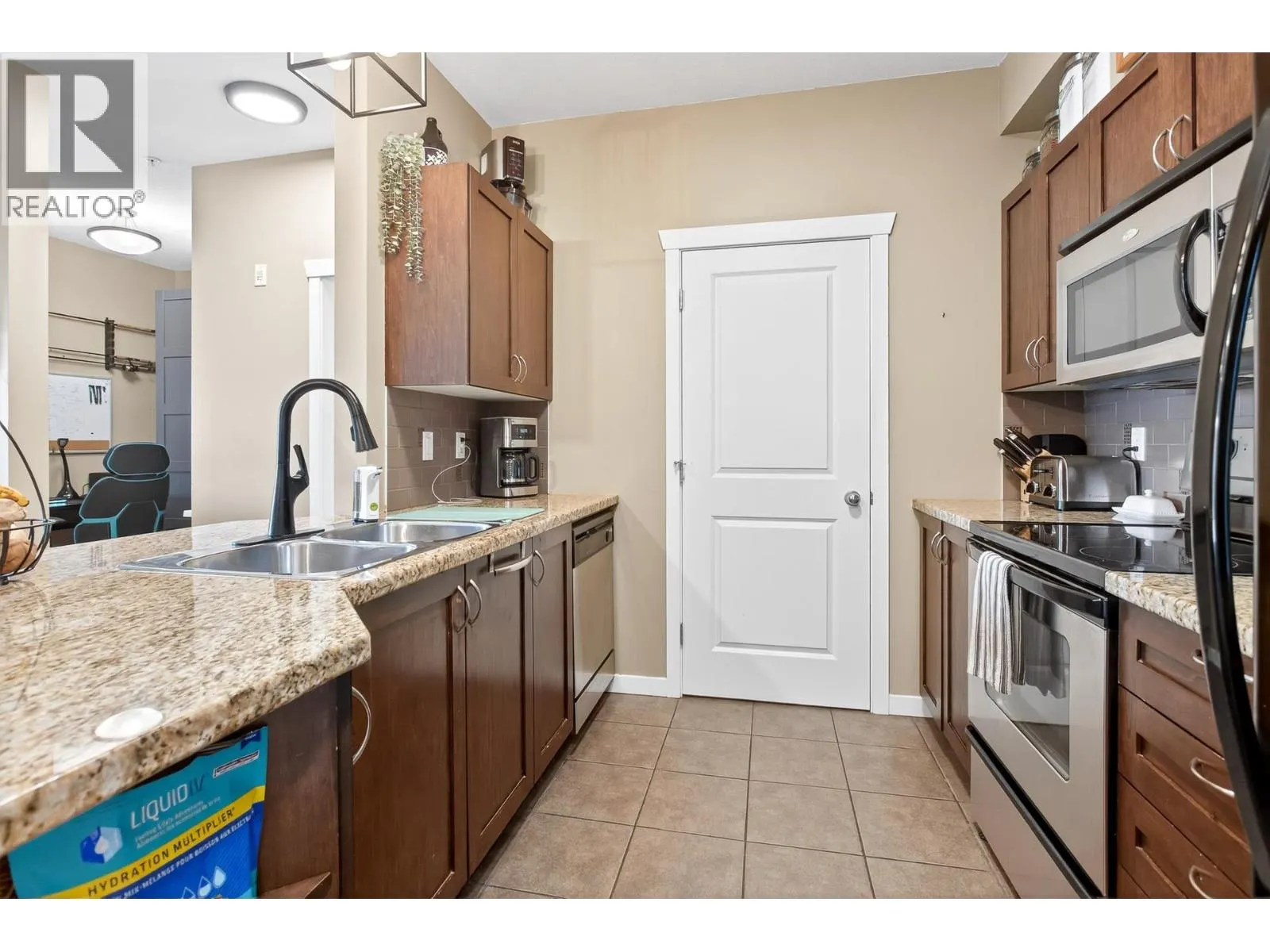 207 2336 WHYTE AVENUE