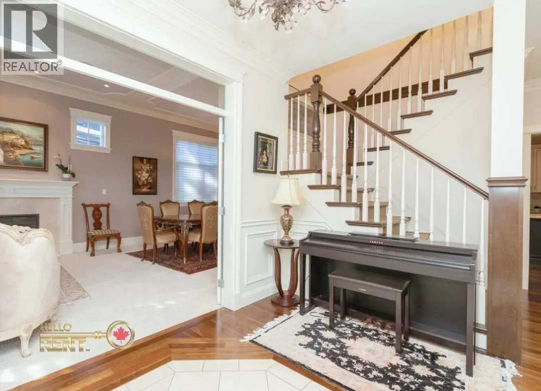 3440 WELLINGTON CRESCENT