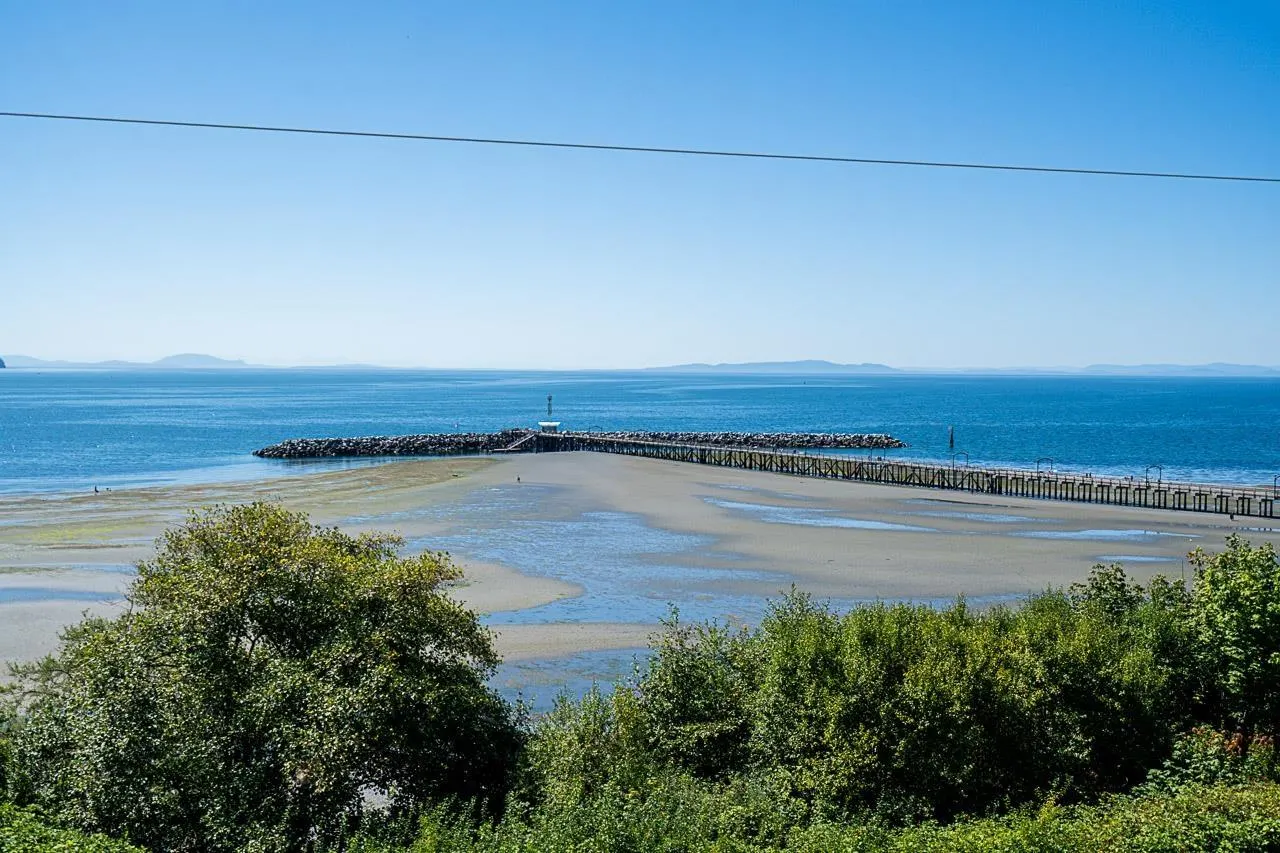 303 15165 MARINE DRIVE