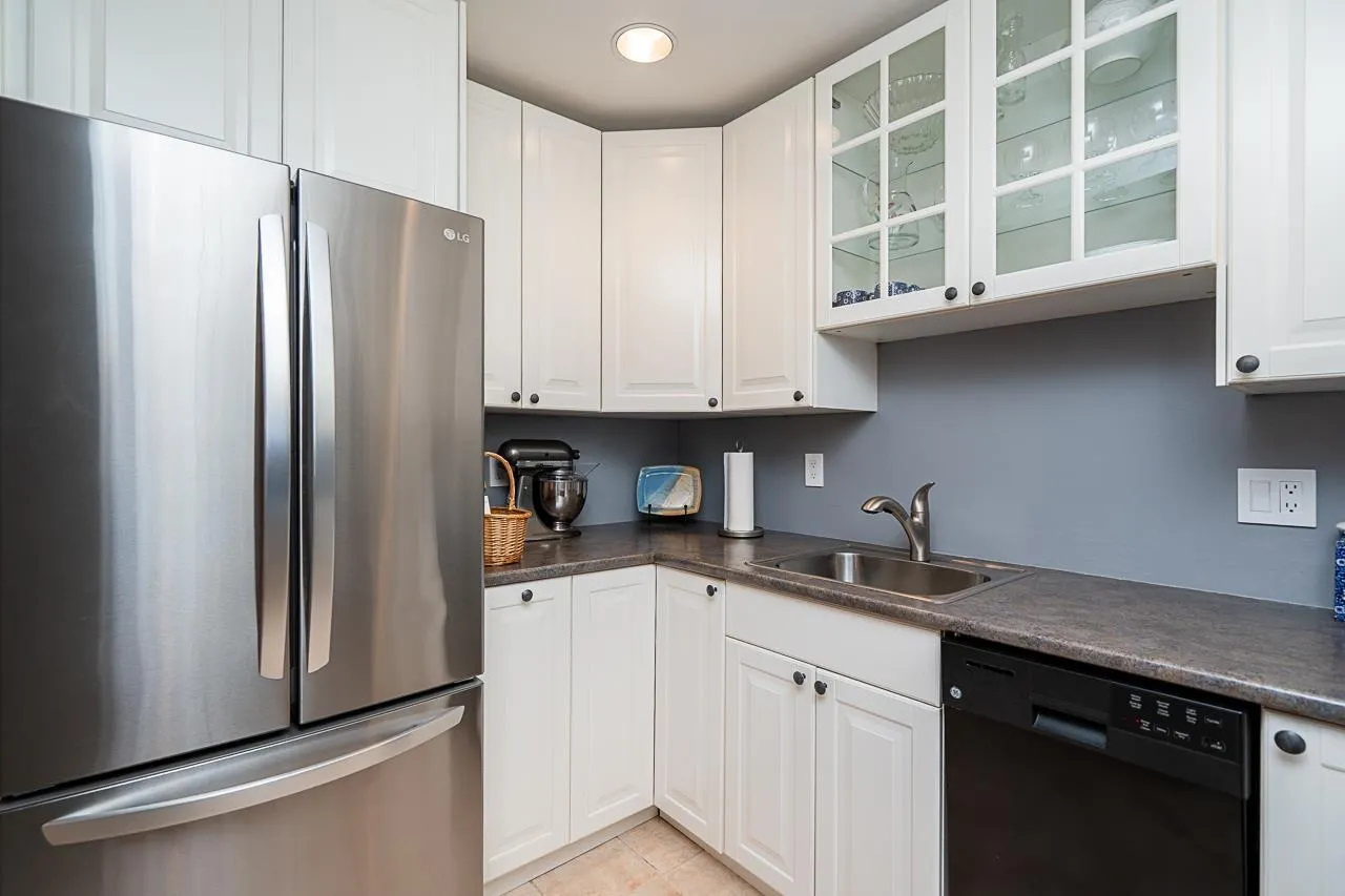 303 15165 MARINE DRIVE