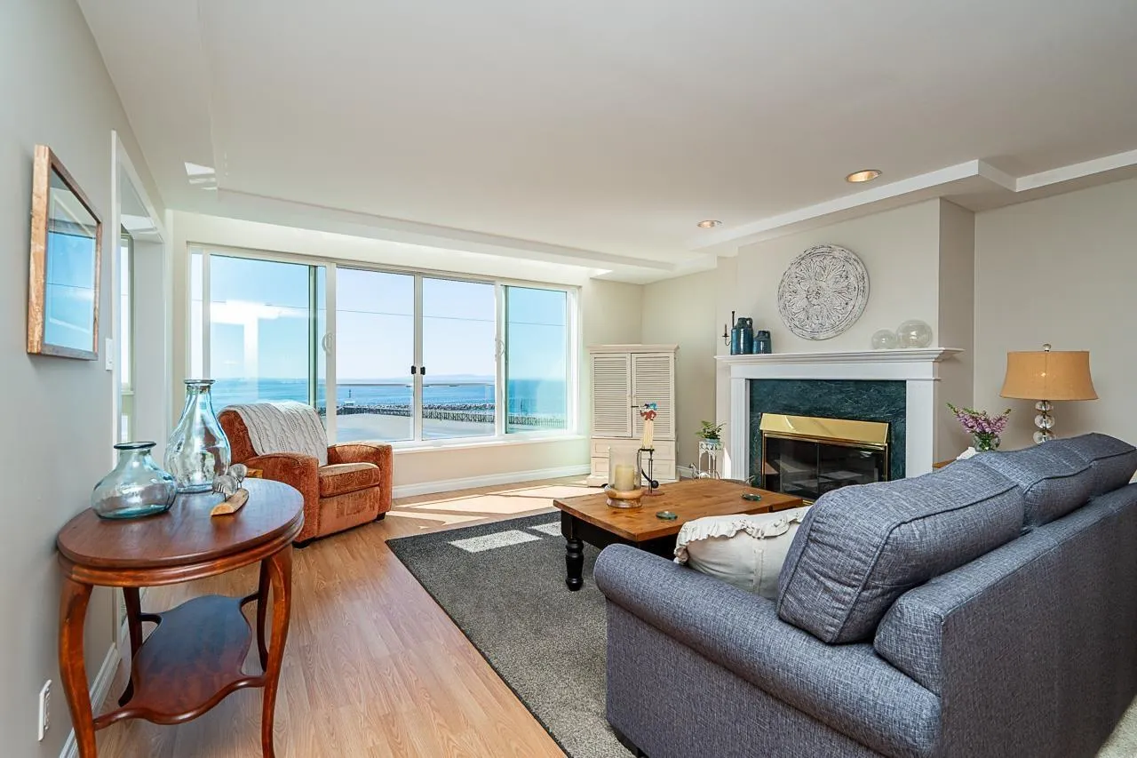 303 15165 MARINE DRIVE