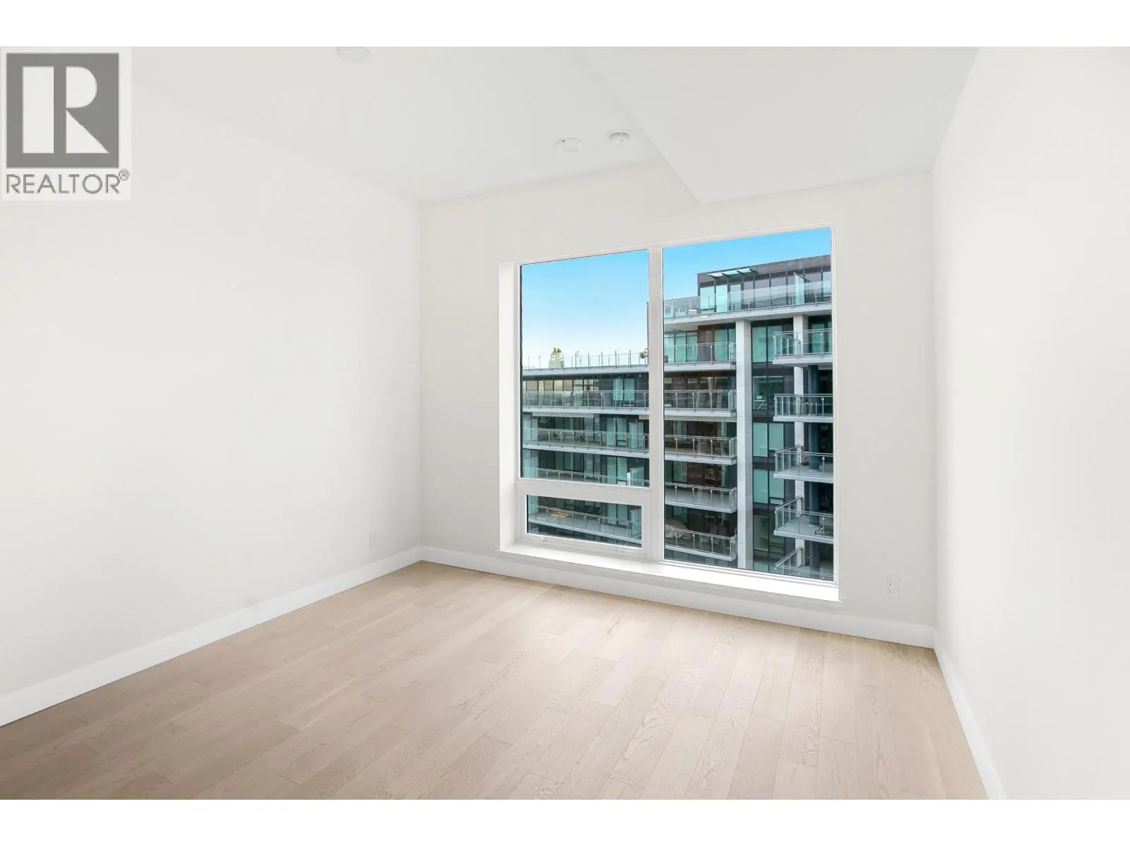 10xx 6811 PEARSON WAY