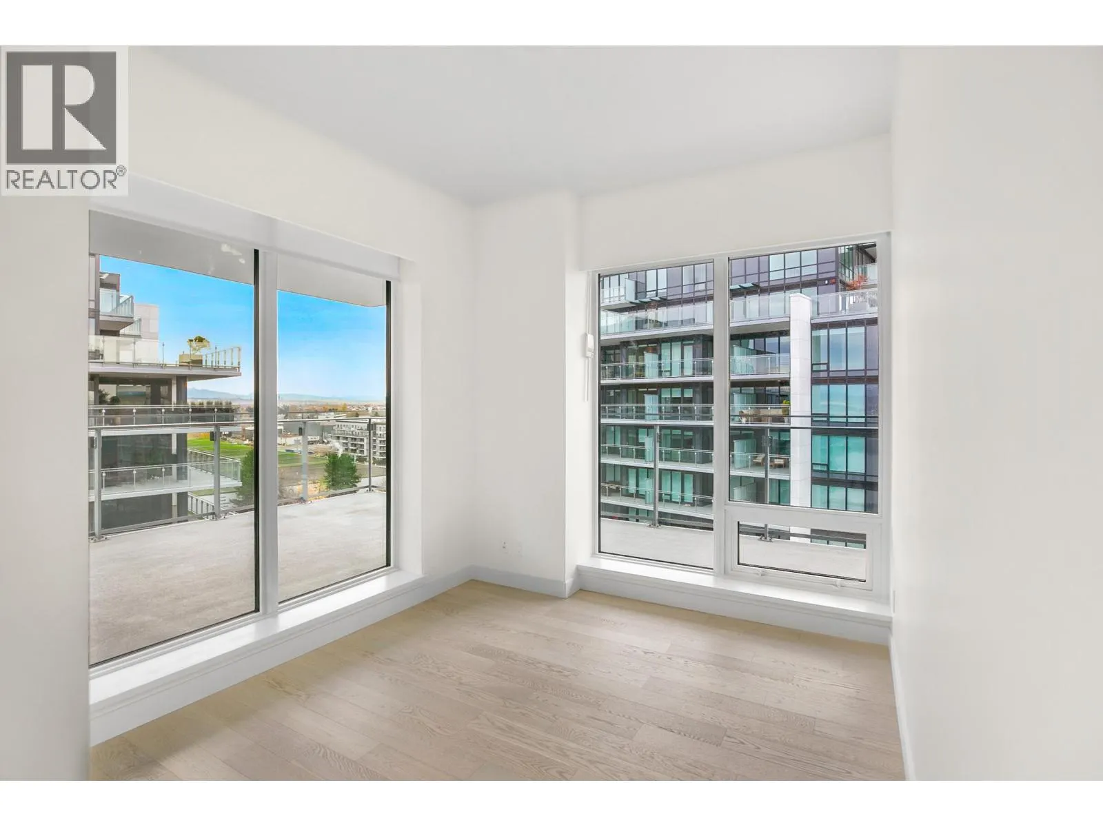 10xx 6811 PEARSON WAY