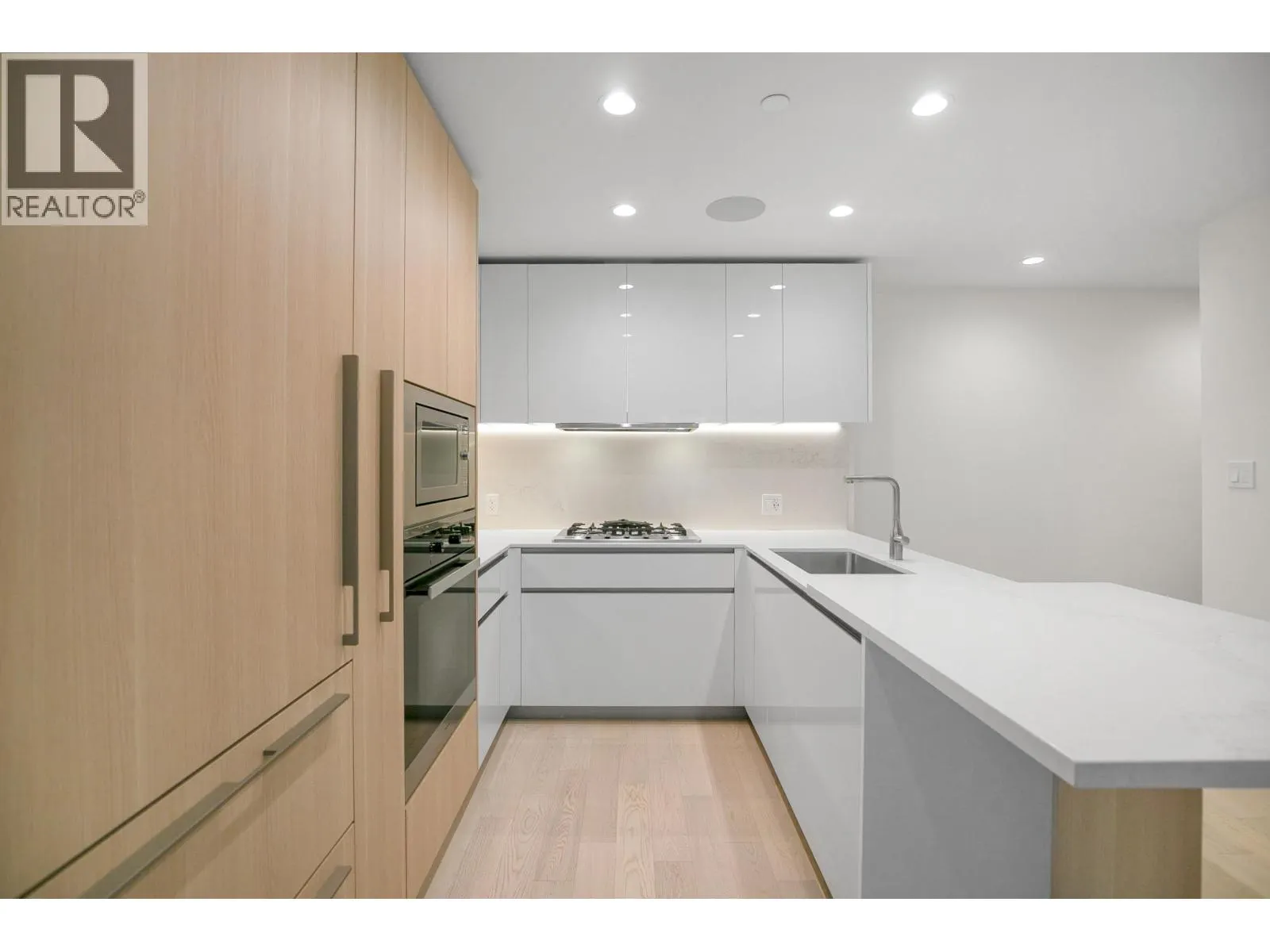 10xx 6811 PEARSON WAY