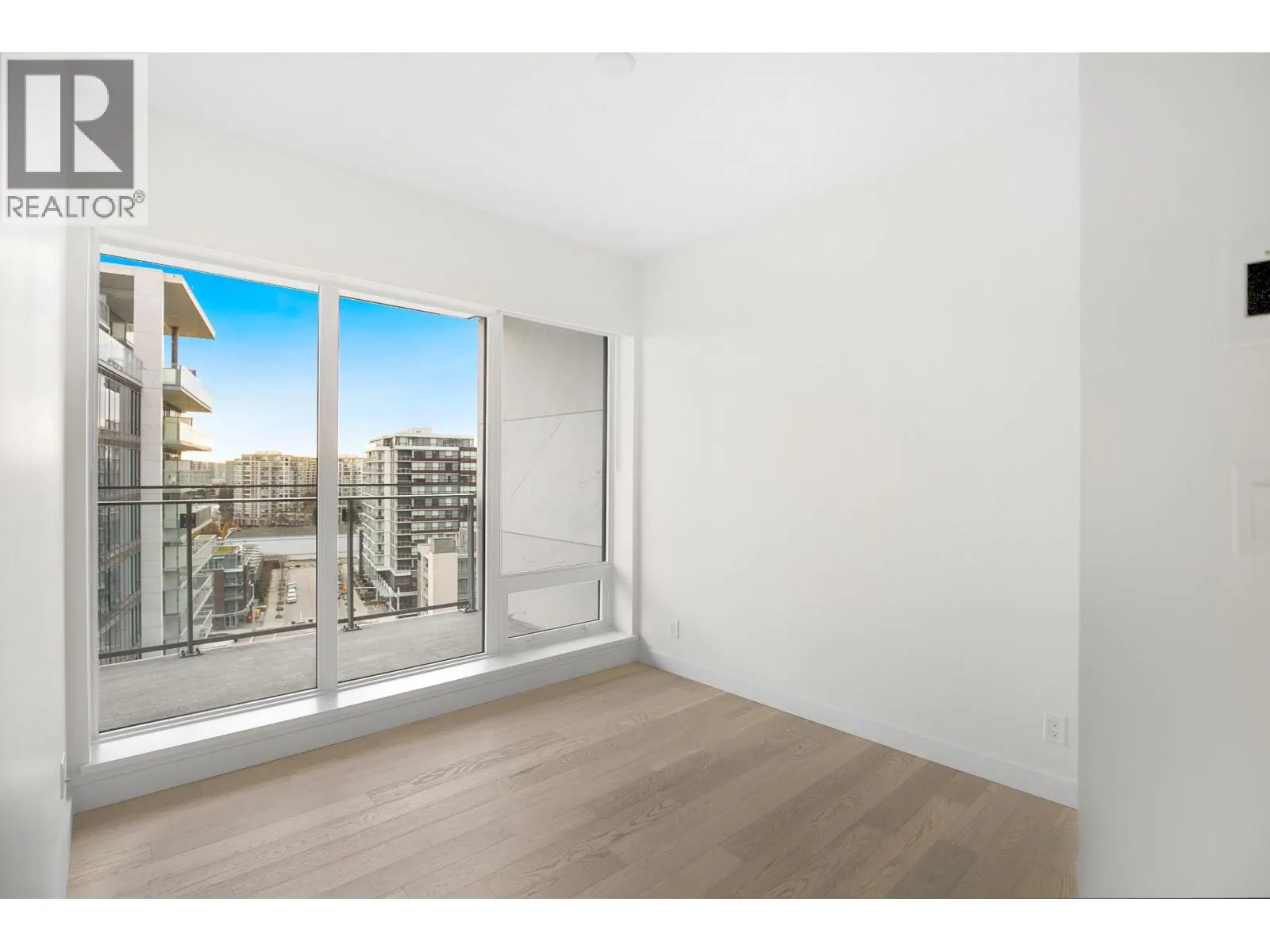 10xx 6811 PEARSON WAY