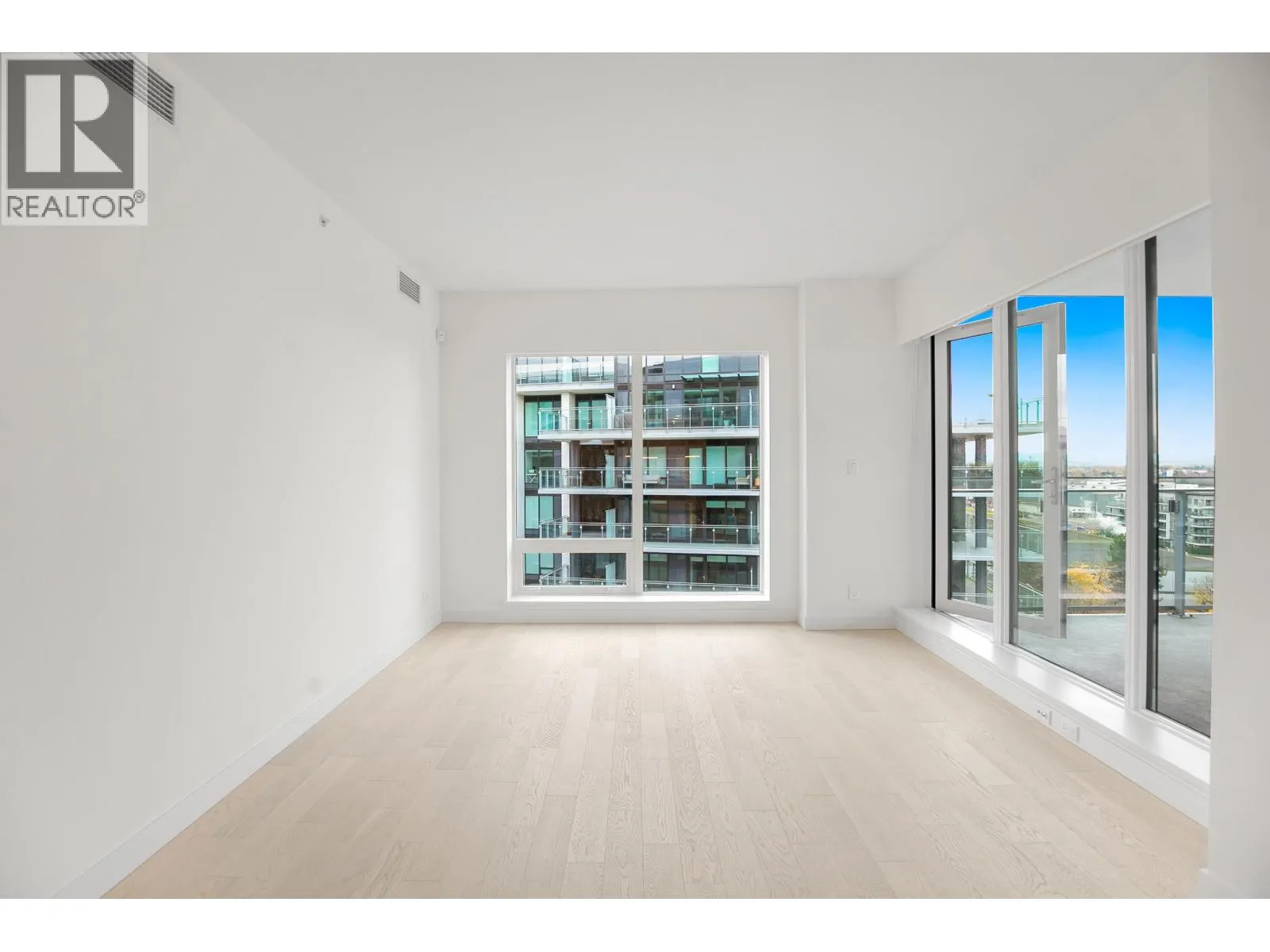 10xx 6811 PEARSON WAY