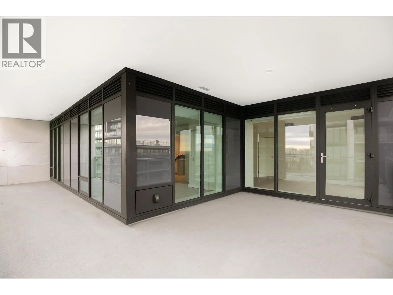 10xx 6811 PEARSON WAY