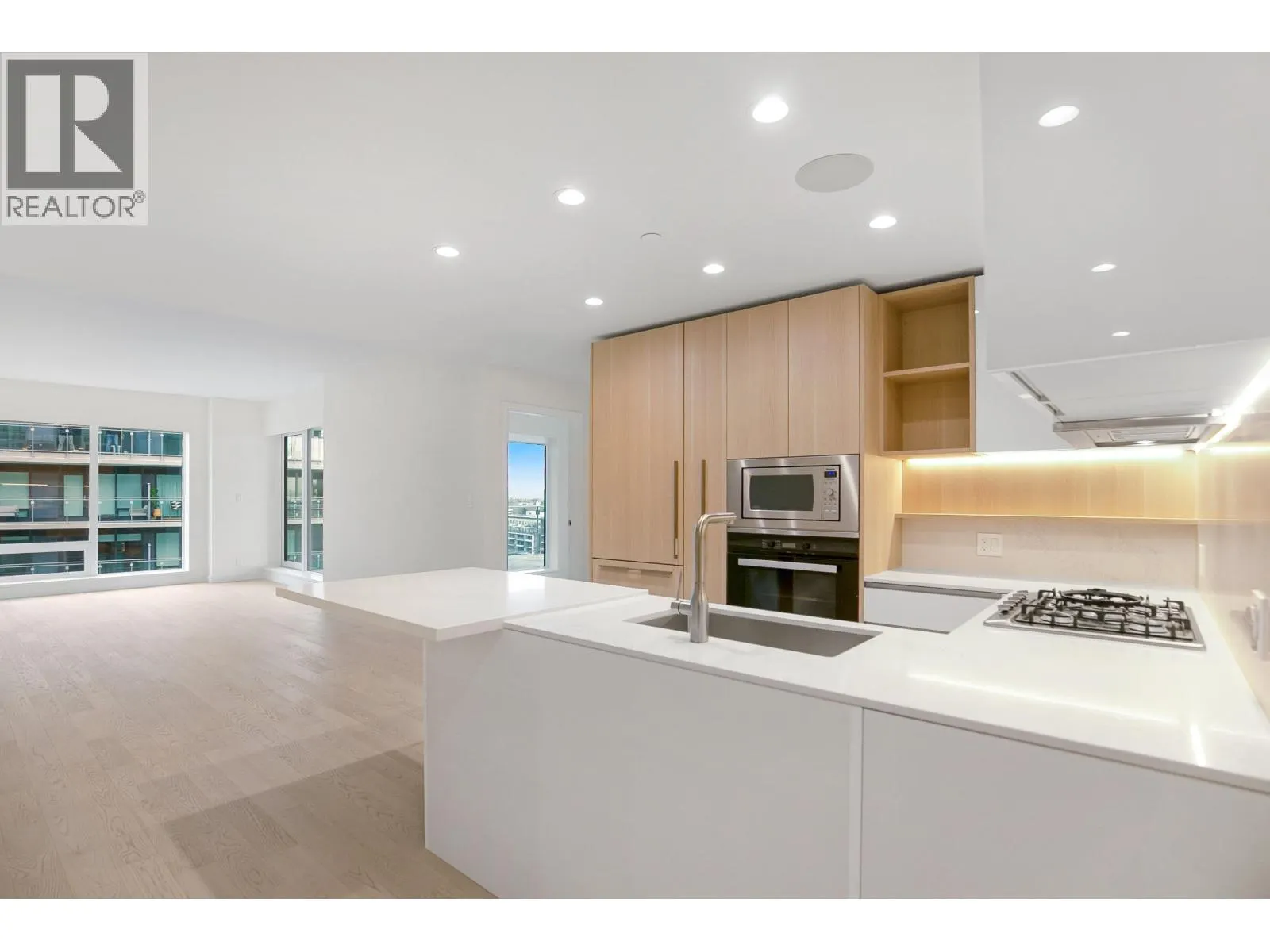 10xx 6811 PEARSON WAY