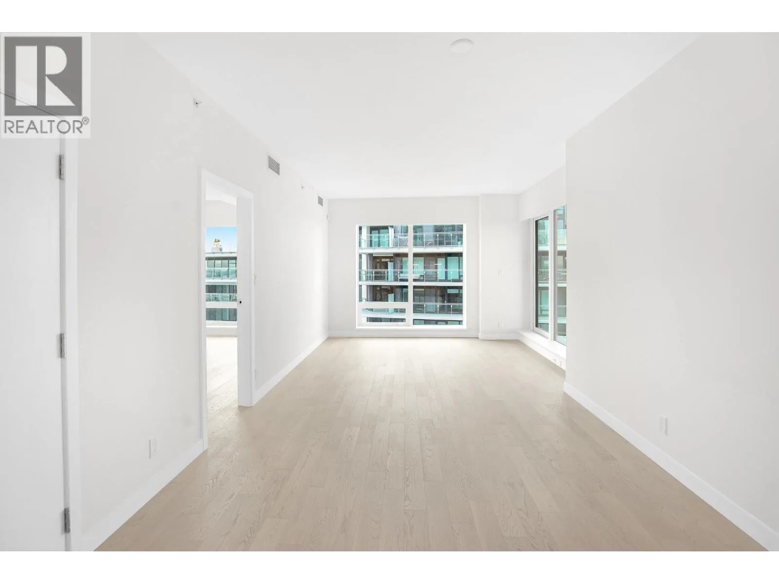 10xx 6811 PEARSON WAY