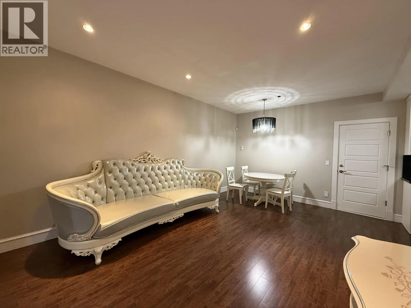 Basement Suite 1498 PALMERSTON AVENUE