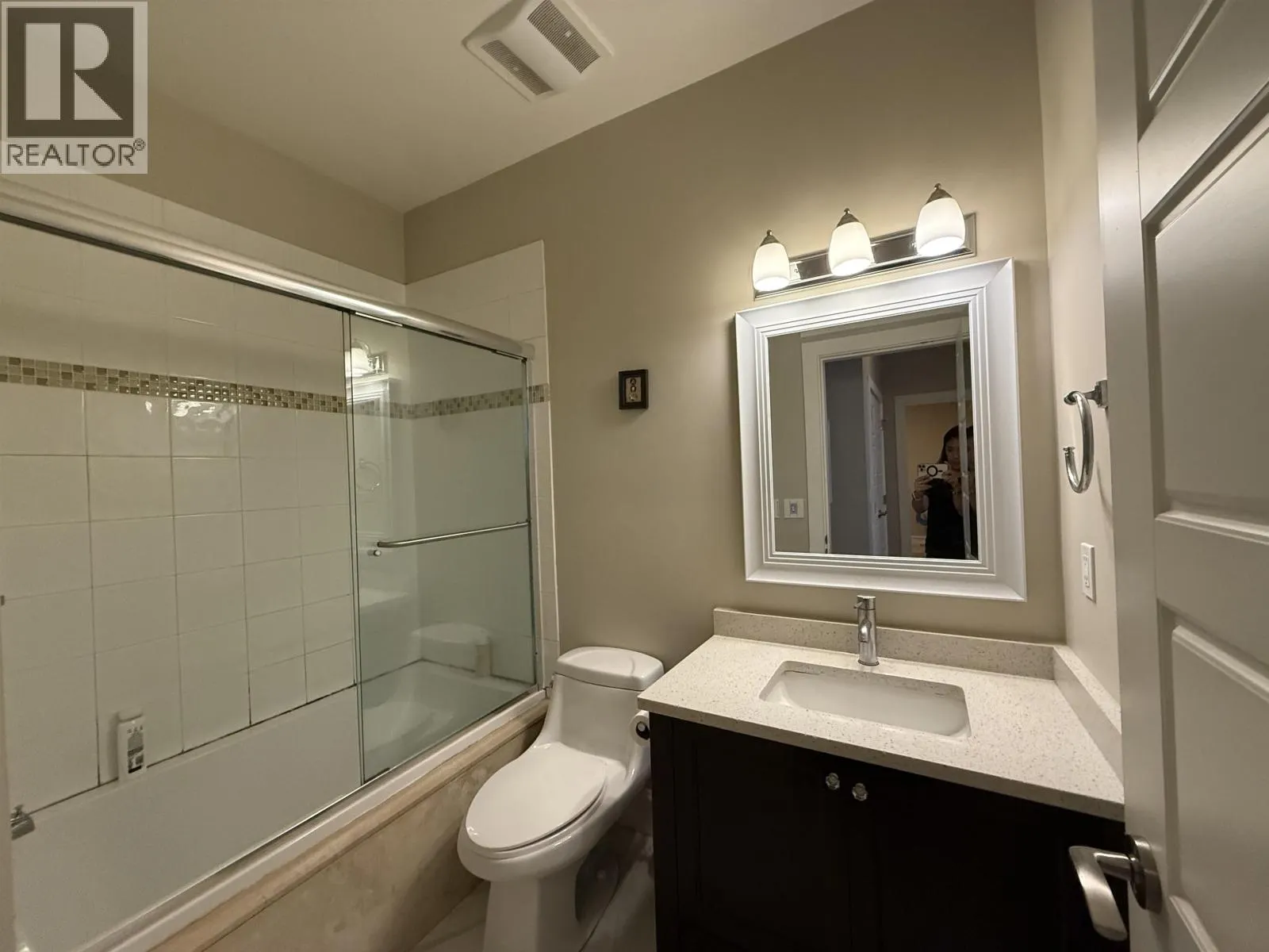 Basement Suite 1498 PALMERSTON AVENUE
