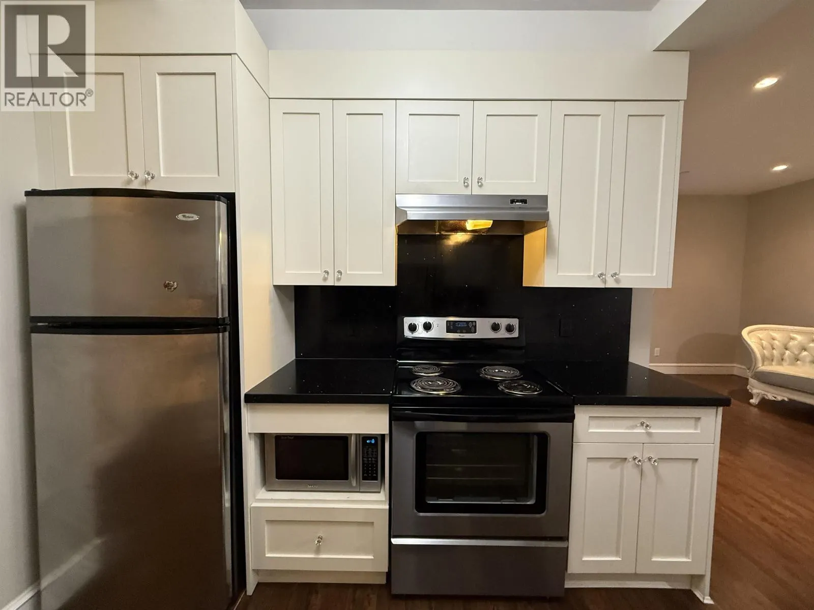 Basement Suite 1498 PALMERSTON AVENUE