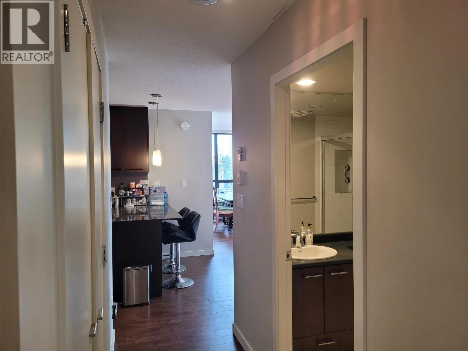1703 2979 GLEN DRIVE