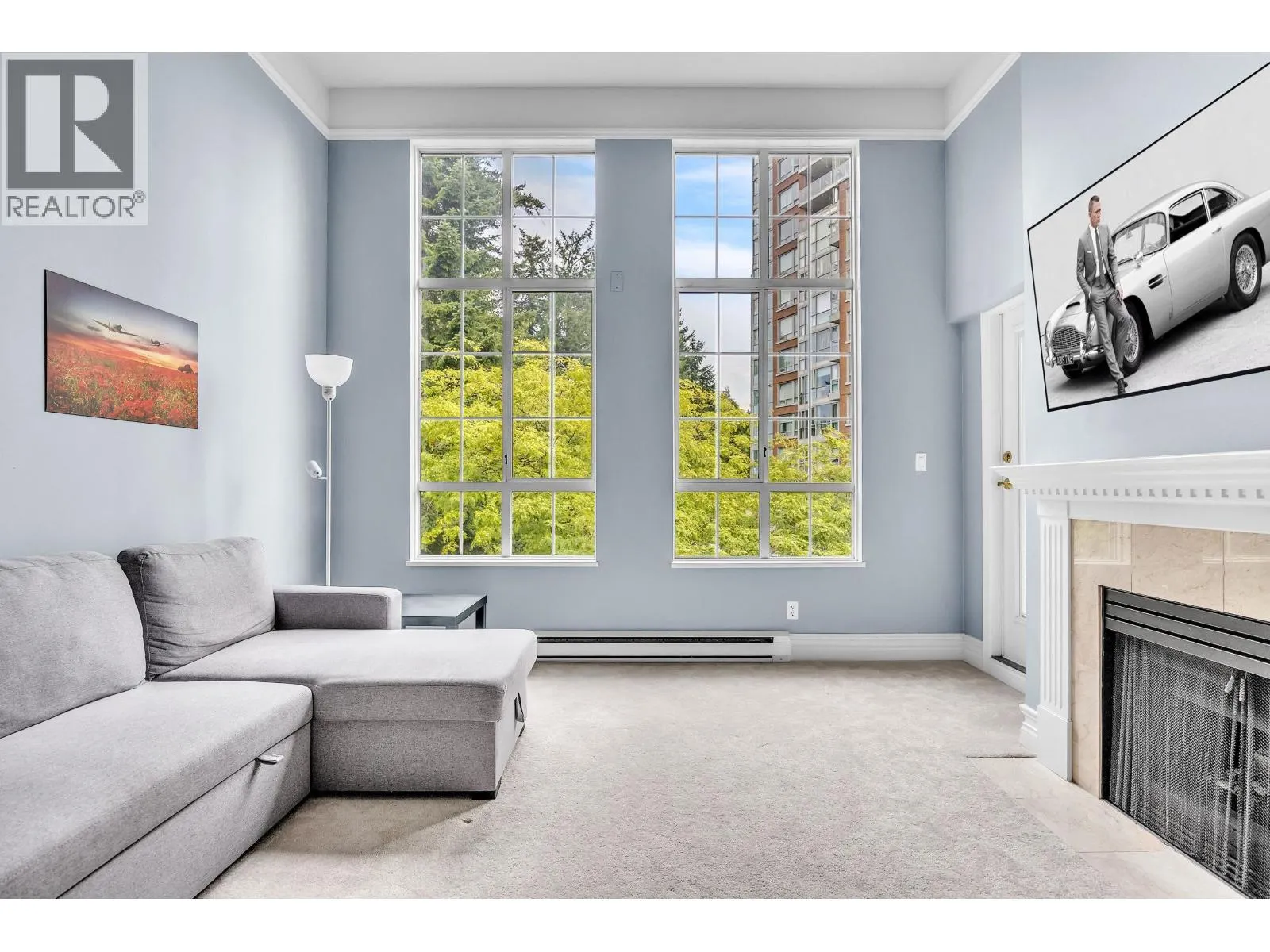422 5835 HAMPTON PLACE