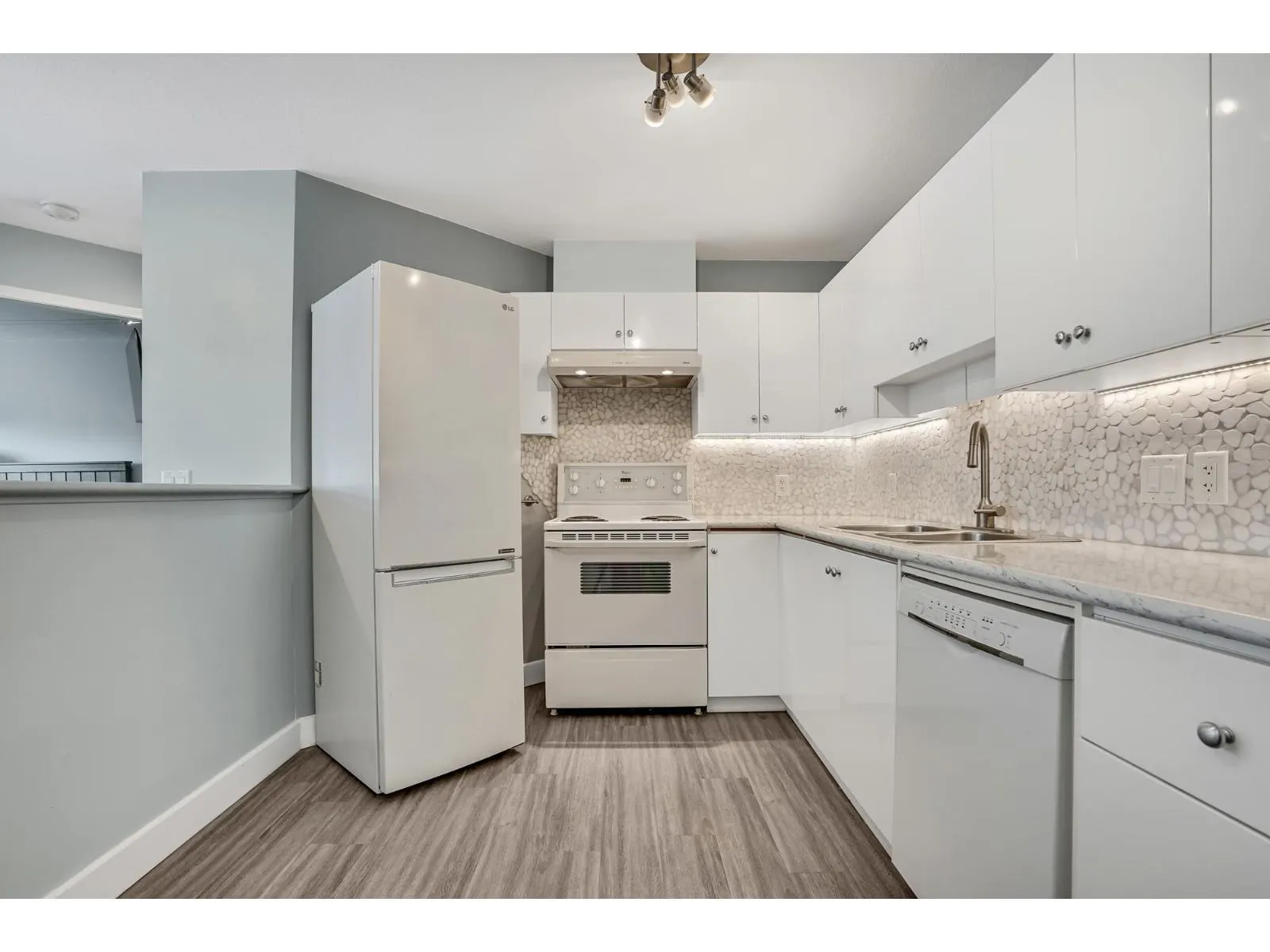 414 33738 KING ROAD