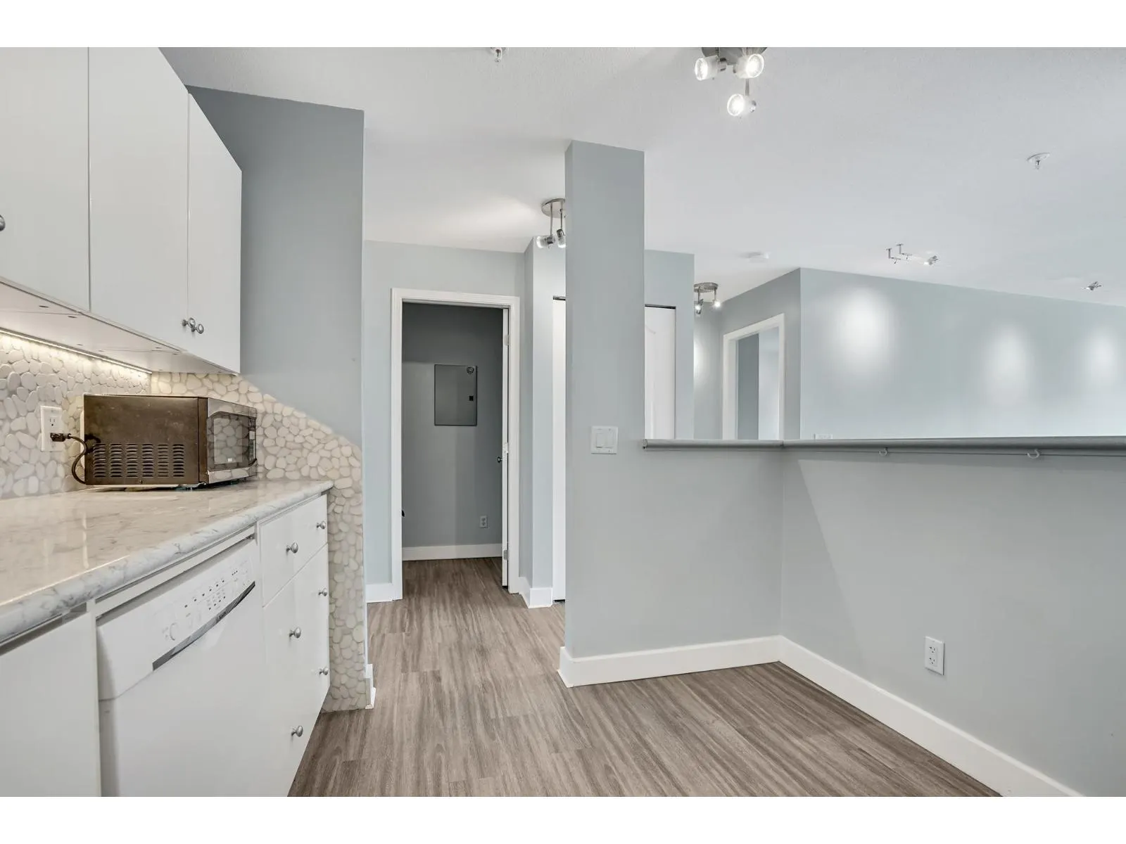 414 33738 KING ROAD