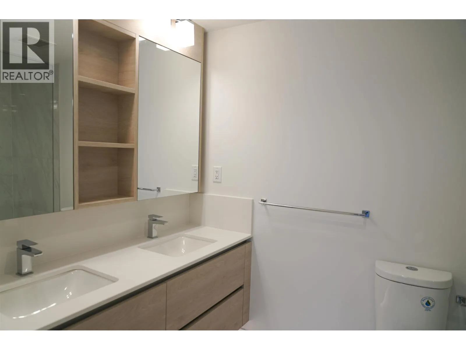 28XX 2085 SKYLINE COURT