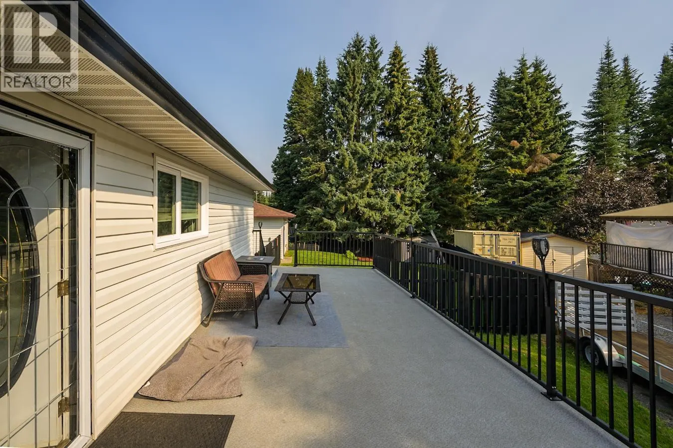 6812 LILAC CRESCENT