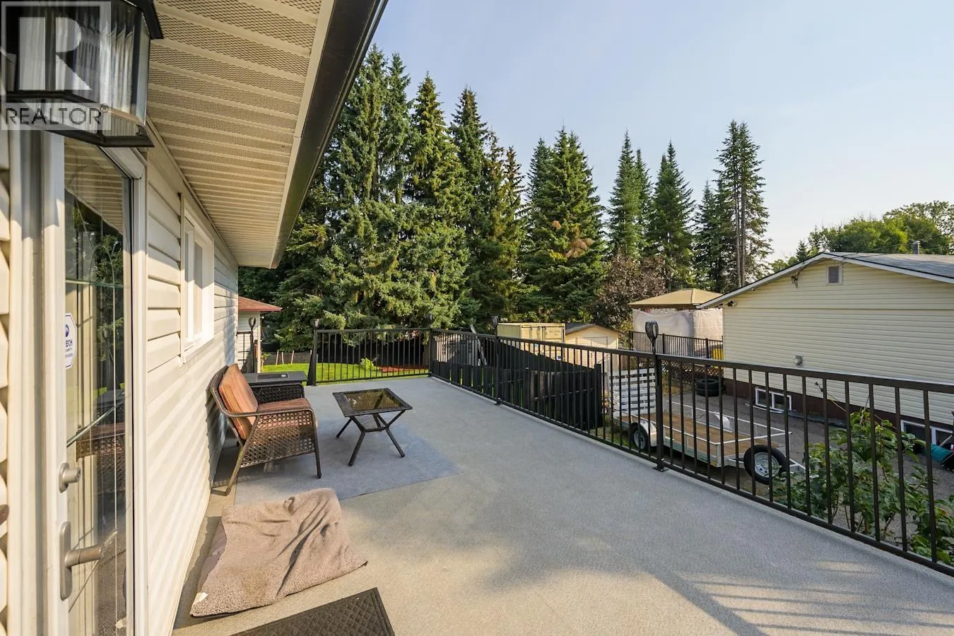 6812 LILAC CRESCENT