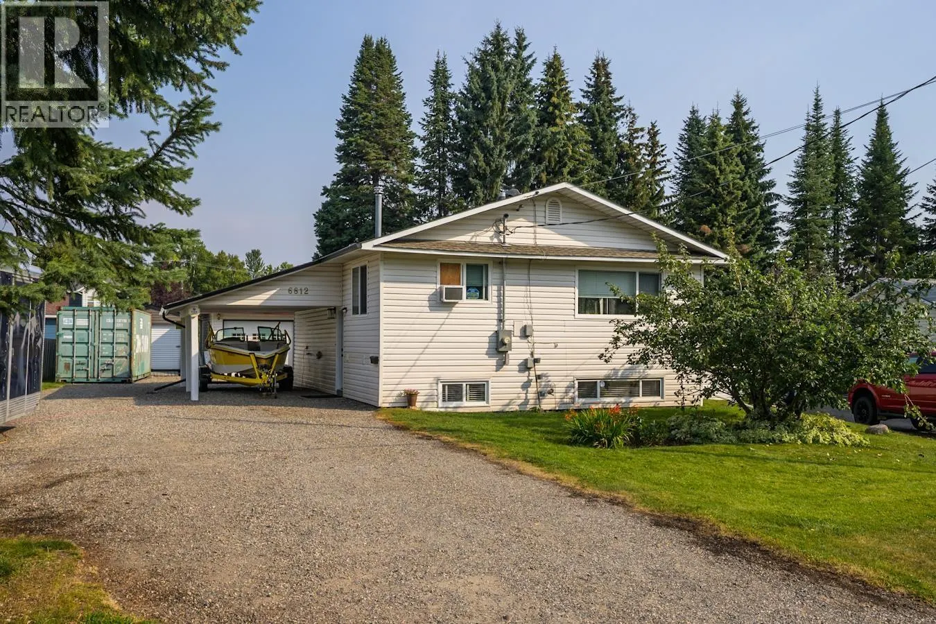 6812 LILAC CRESCENT