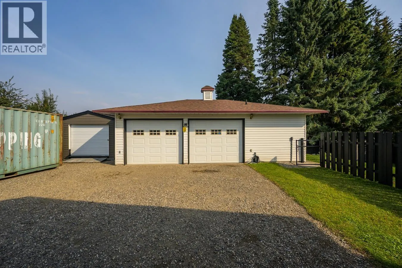 6812 LILAC CRESCENT