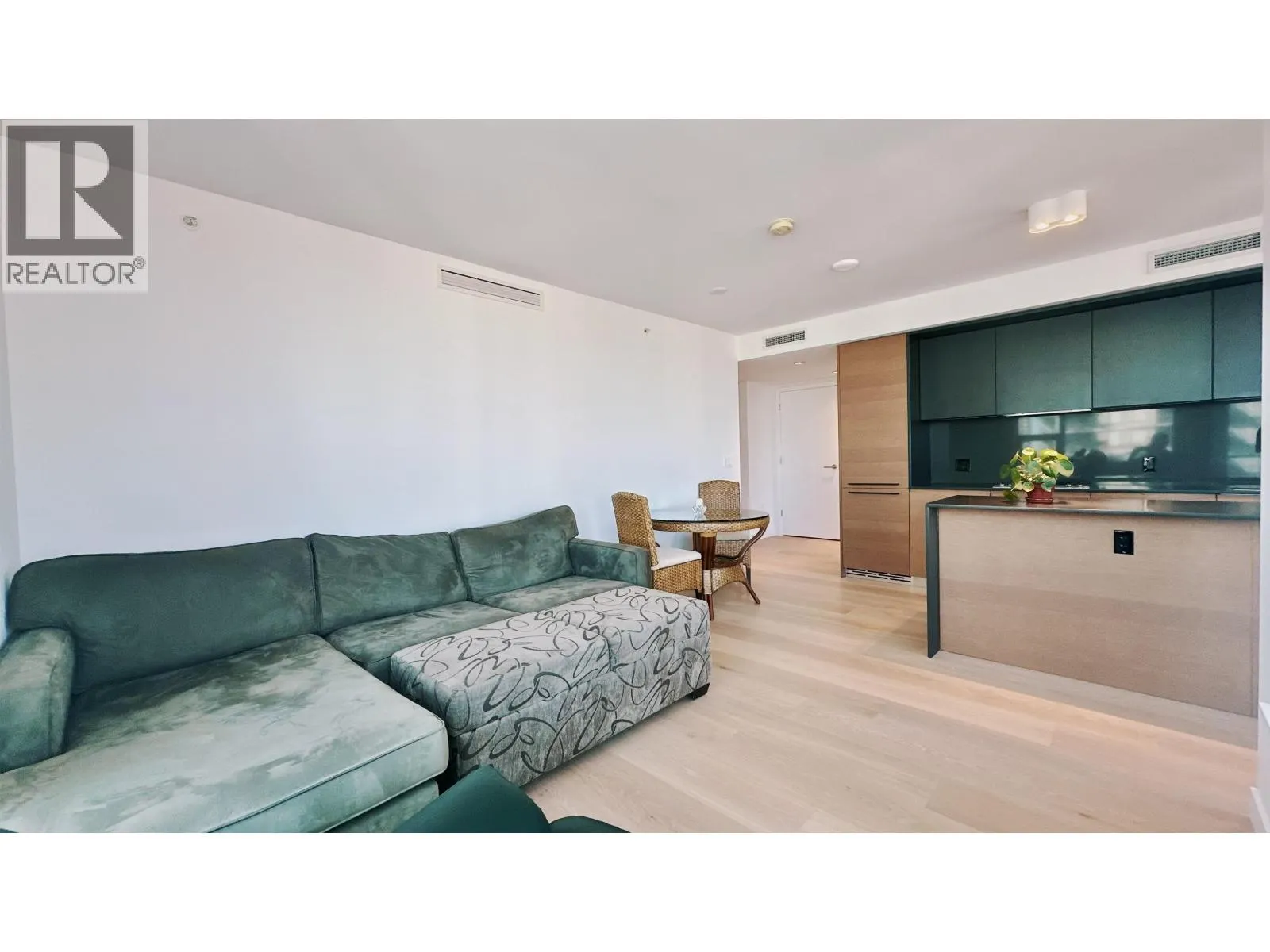 3008 1289 HORNBY STREET