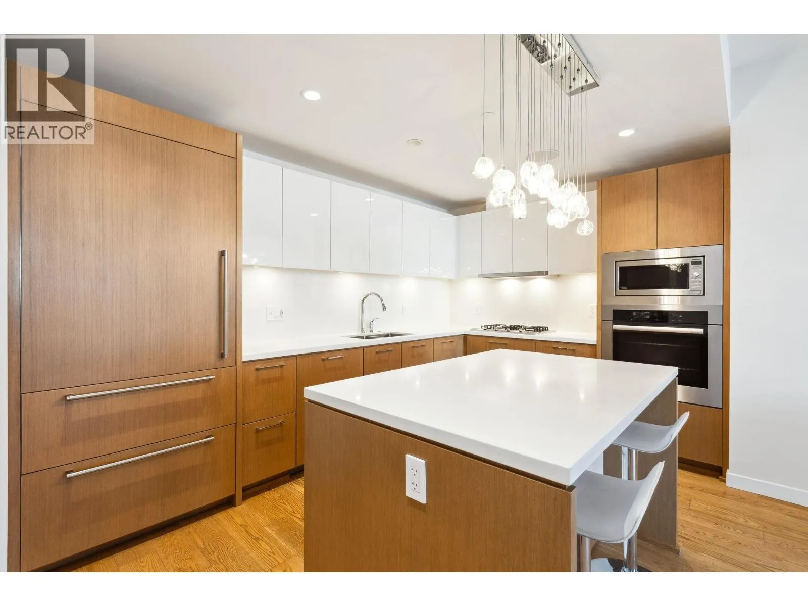 204 788 ARTHUR ERICKSON PLACE