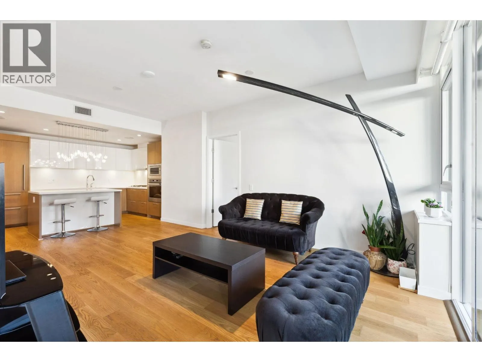 204 788 ARTHUR ERICKSON PLACE