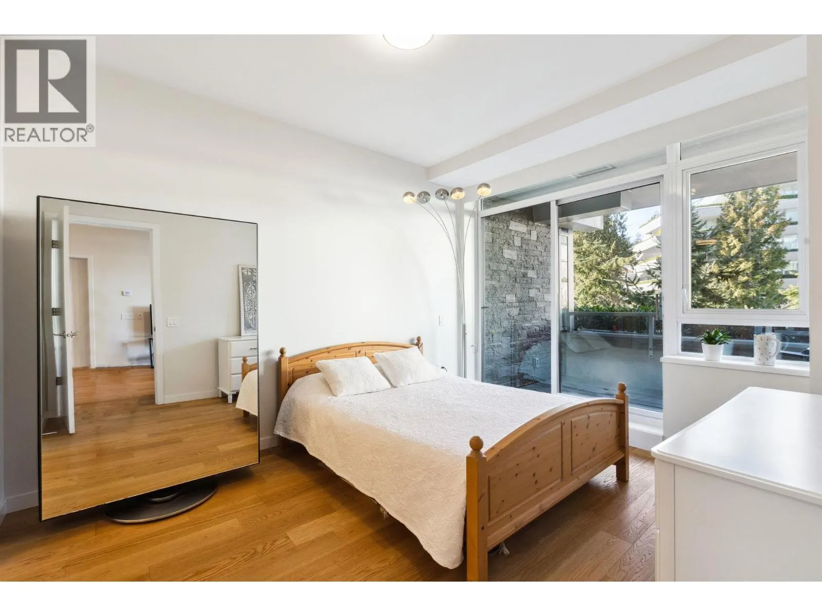 204 788 ARTHUR ERICKSON PLACE