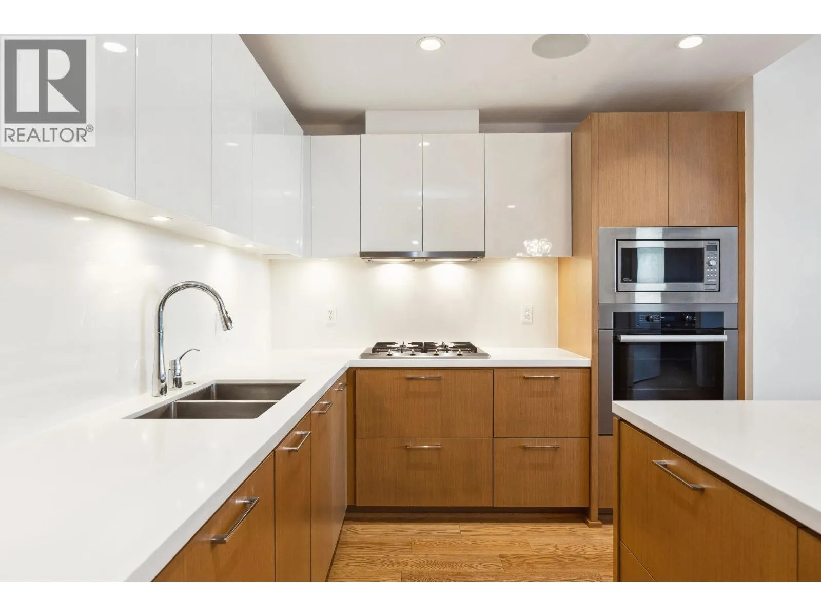 204 788 ARTHUR ERICKSON PLACE