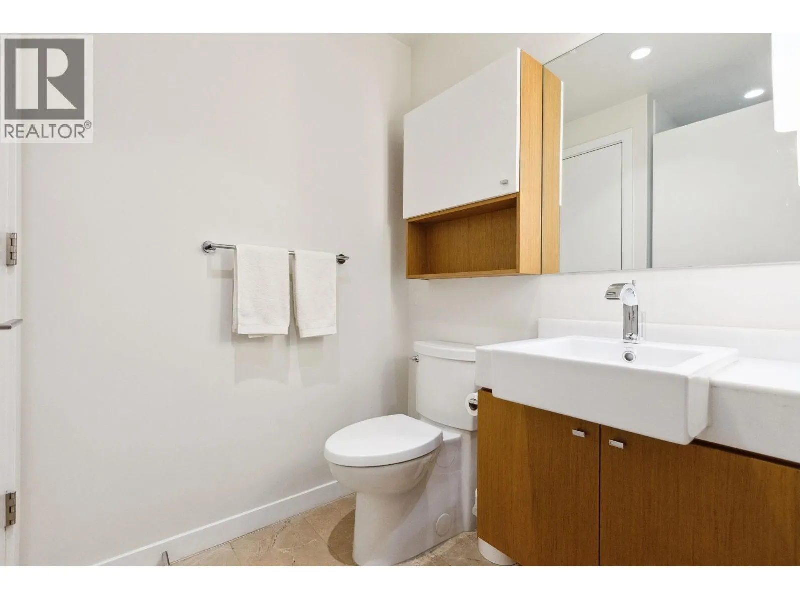 204 788 ARTHUR ERICKSON PLACE