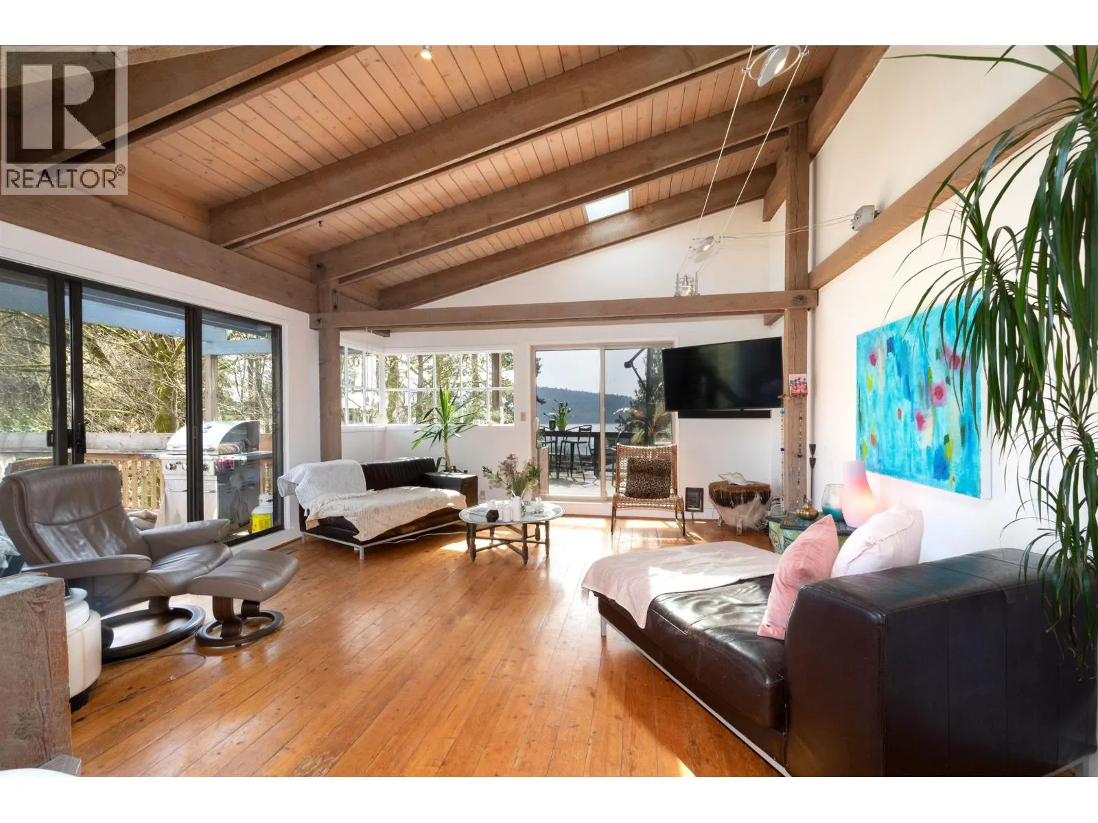 4477 STRATHCONA ROAD
