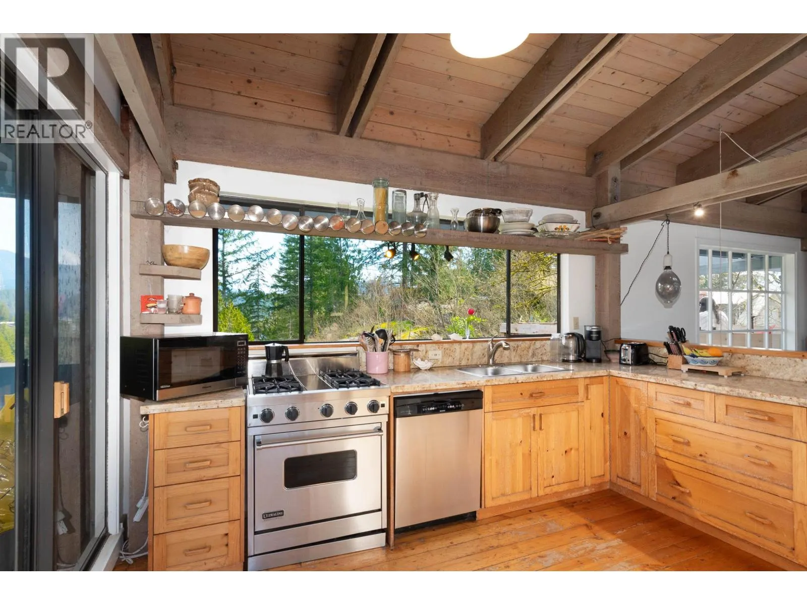 4477 STRATHCONA ROAD