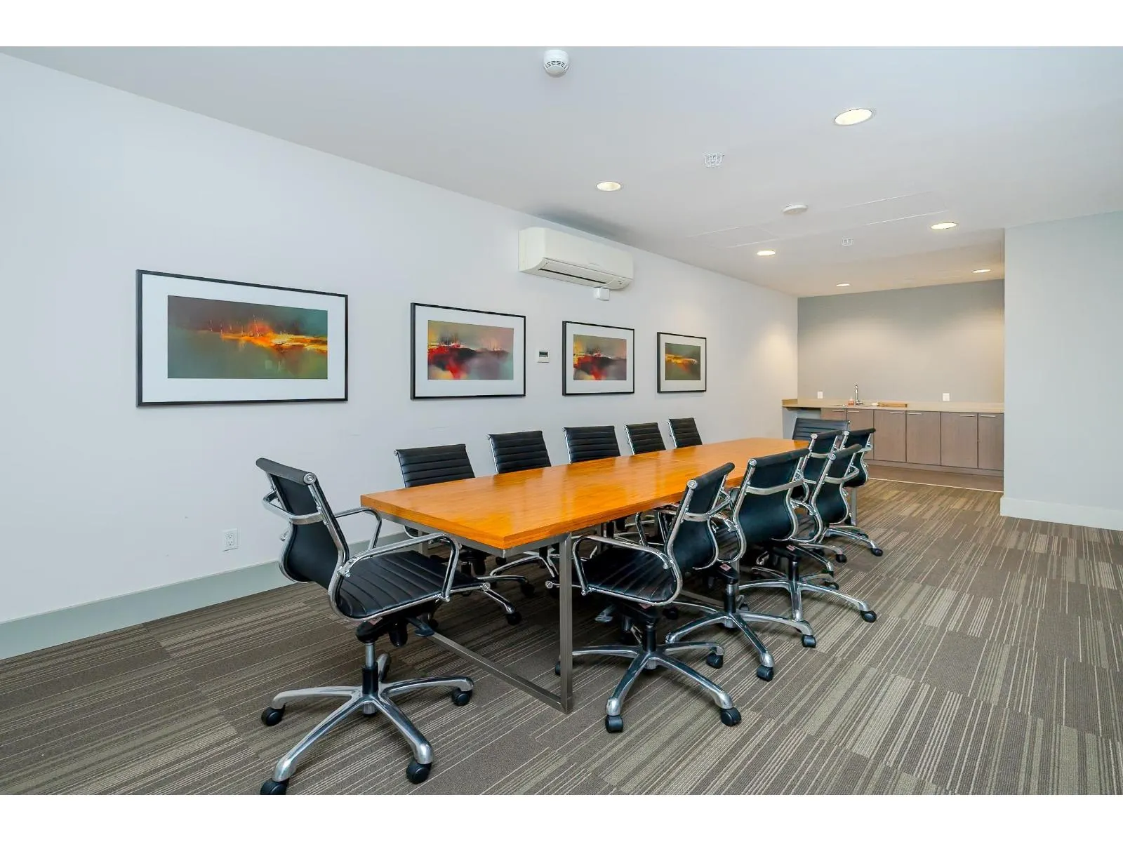 2903 13325 102A AVENUE