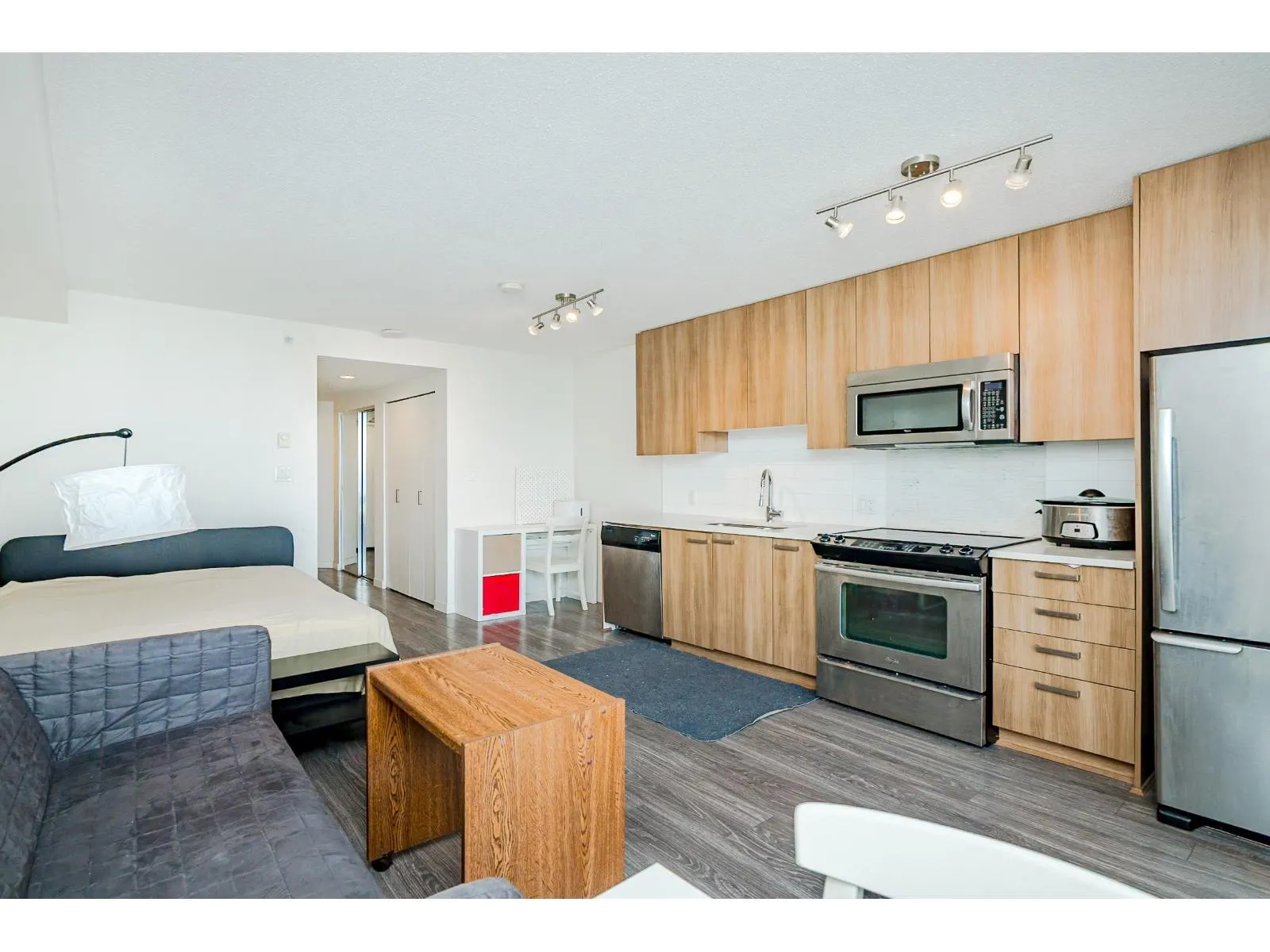 2903 13325 102A AVENUE