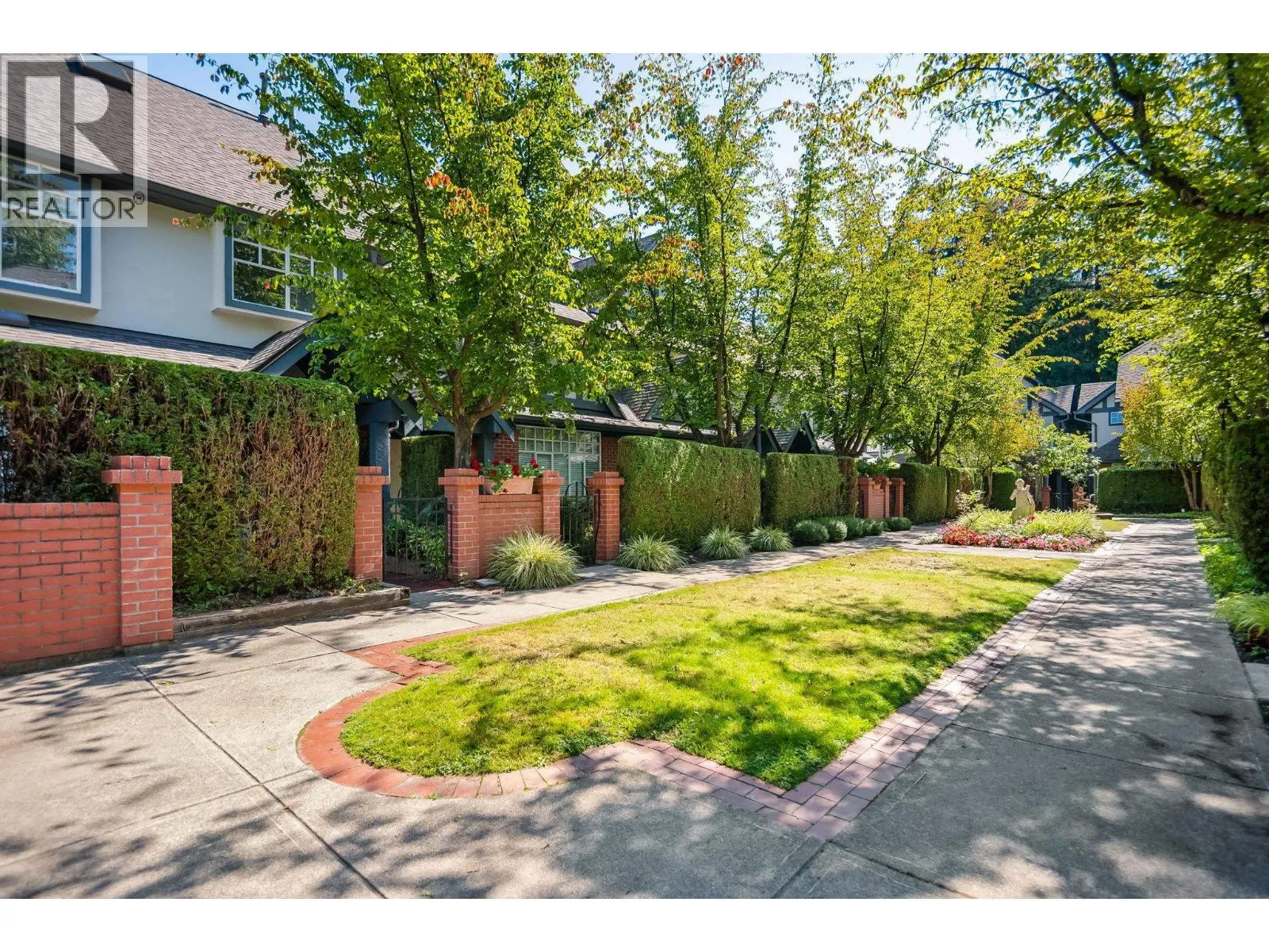 43 5880 HAMPTON PLACE