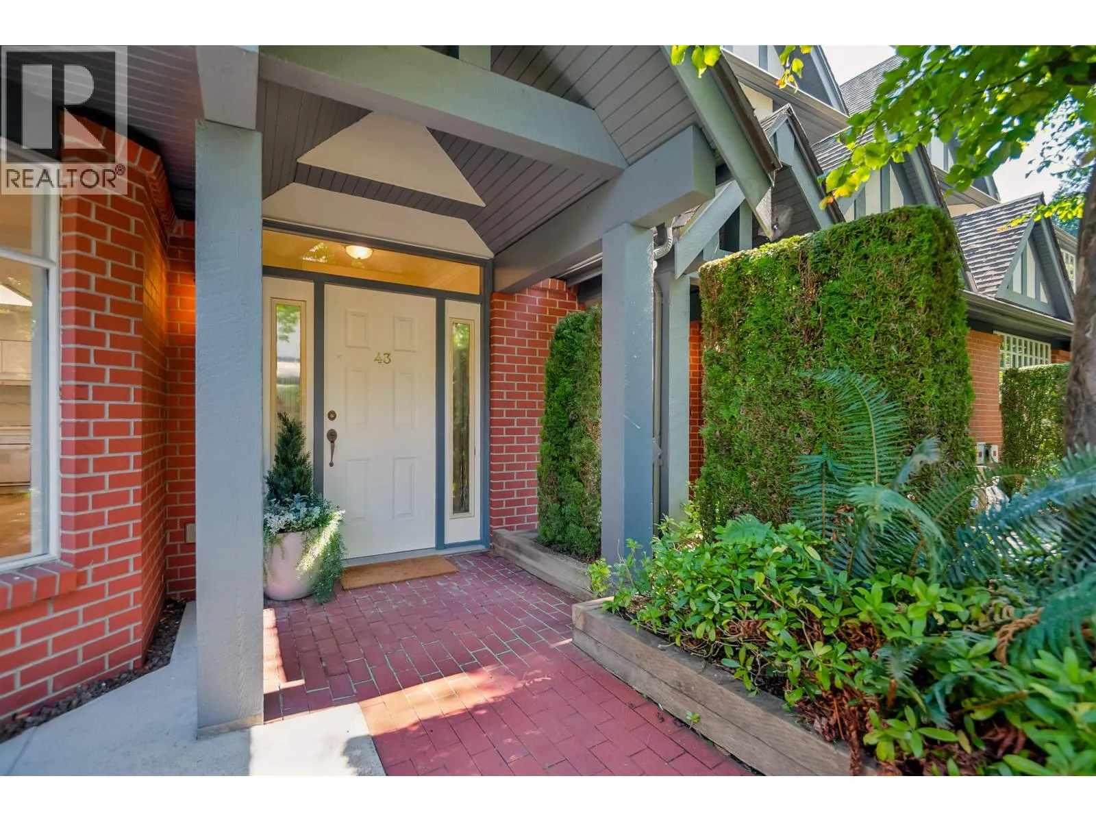 43 5880 HAMPTON PLACE