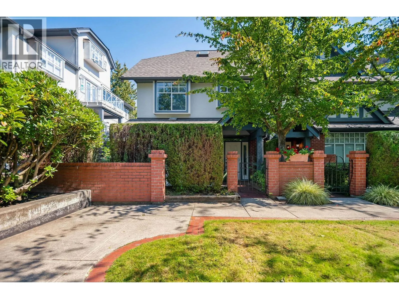 43 5880 HAMPTON PLACE