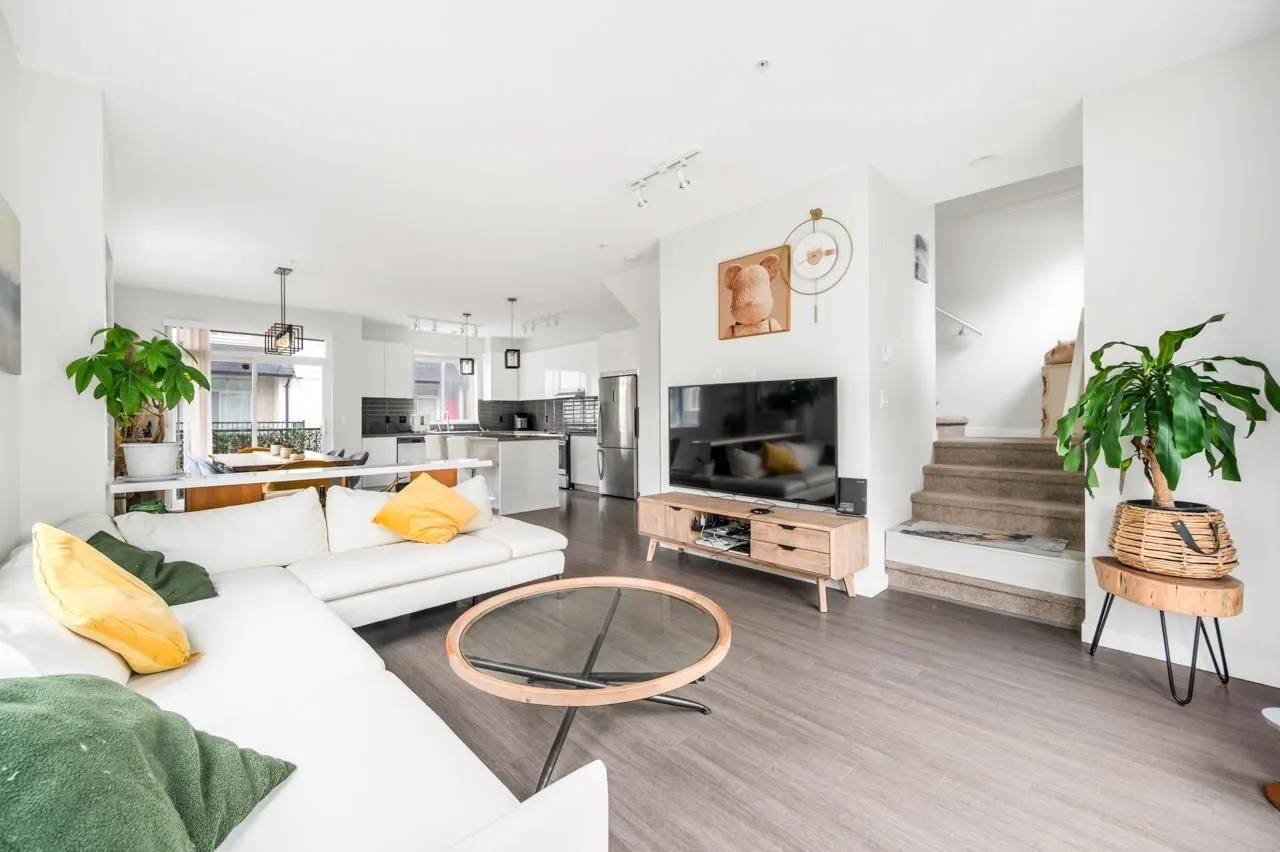 29 8050 204 STREET